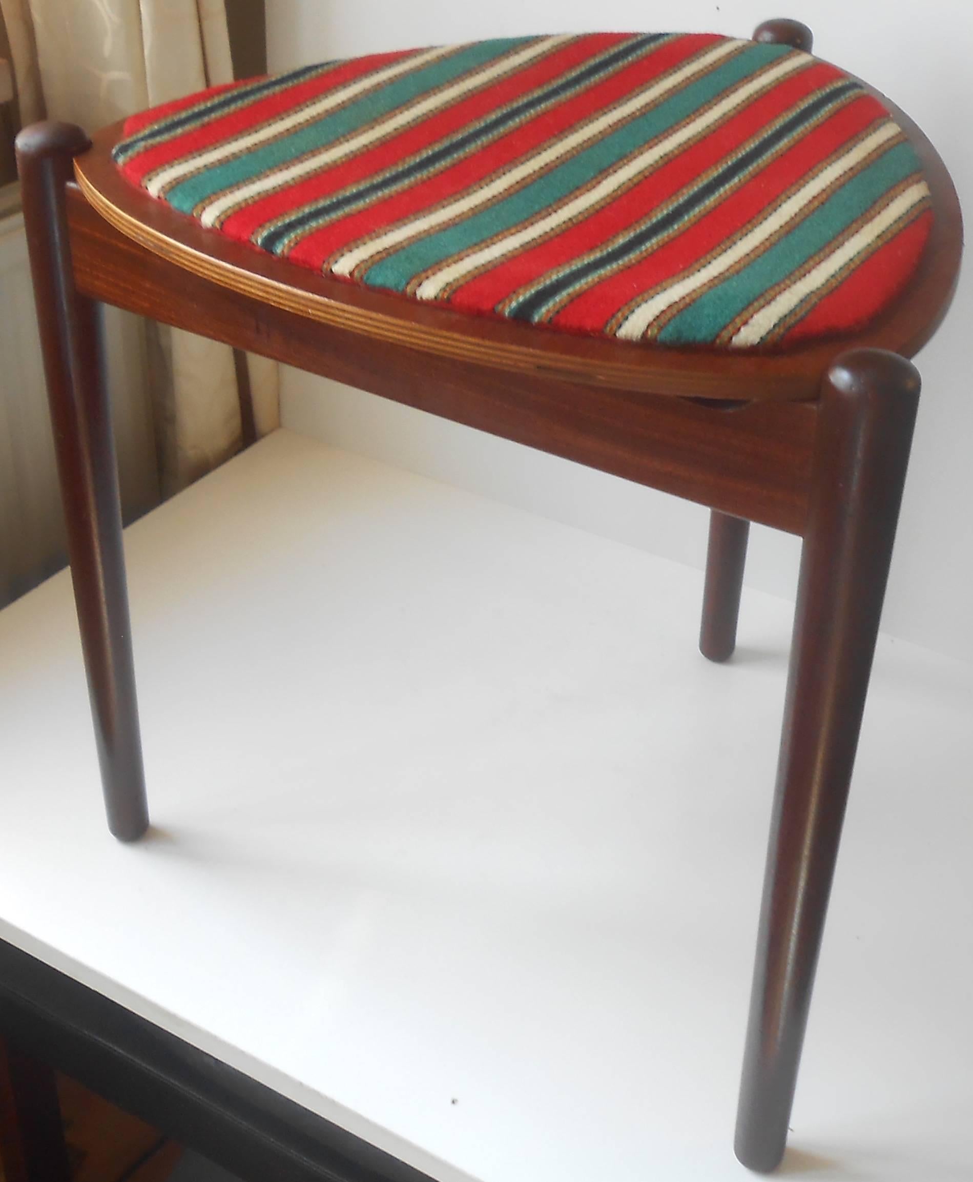 Hans Olsen Danish Modern Reversible Three-Legged Teak & Wool Stool & Side Table  In Good Condition In Esbjerg, DK