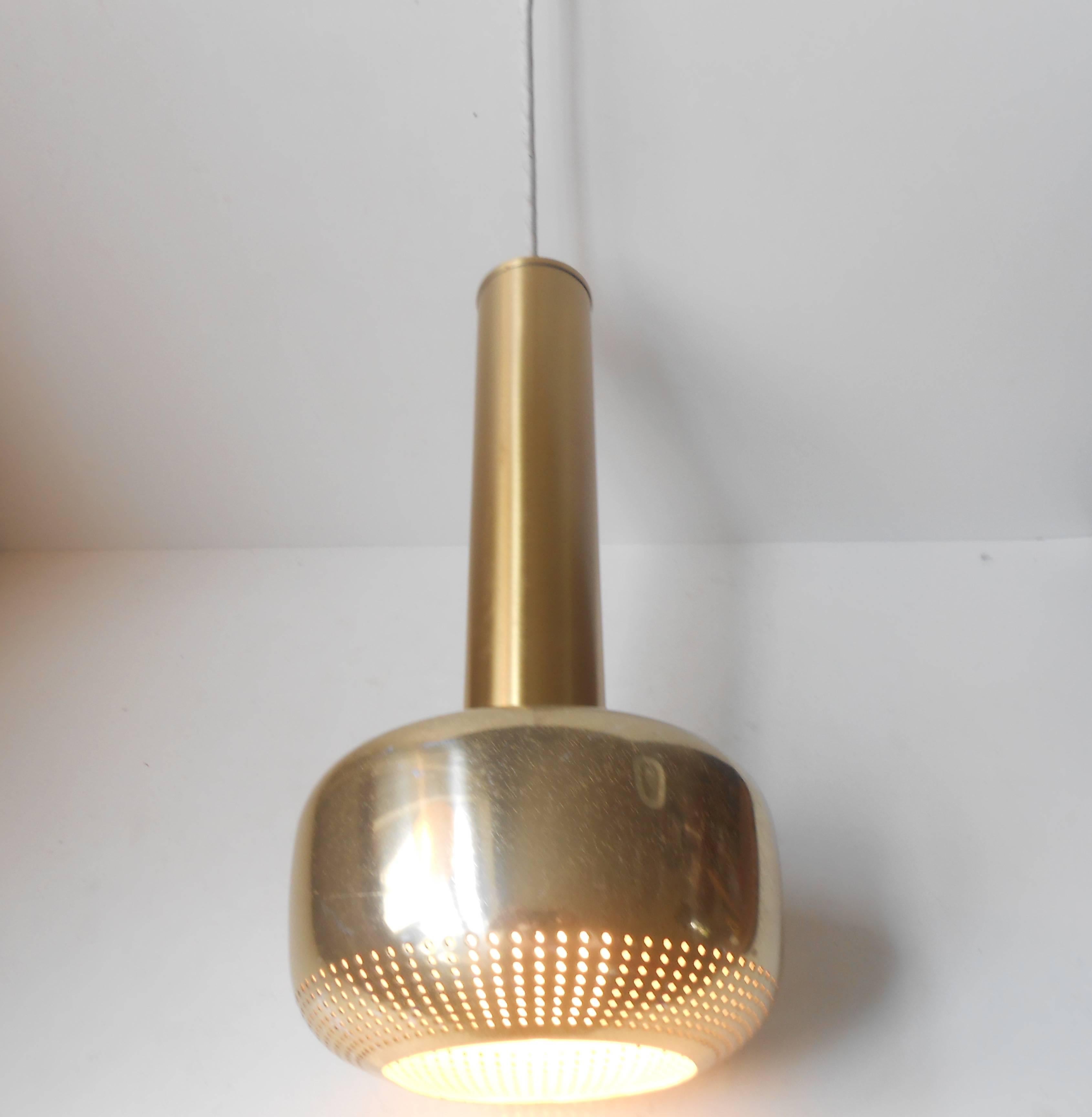 Vilhelm Lauritzen 'Gold Pendant' Lamp for Louis Poulsen, Denmark, 1950s Modern In Excellent Condition In Esbjerg, DK