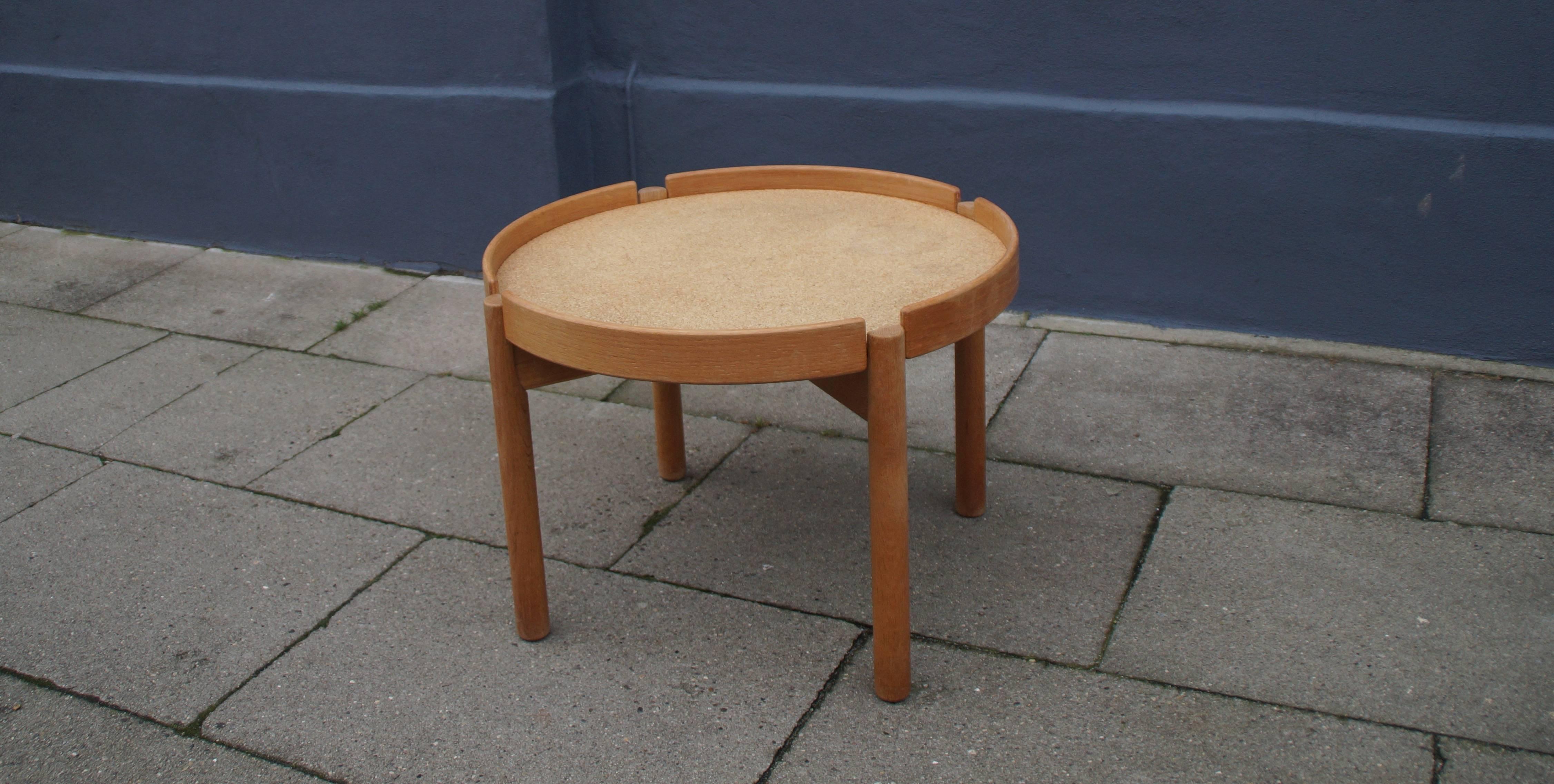Danish Reversible Tray-Top Oak/Cork Side Table by Børge Mogensen, 1960s In Good Condition In Esbjerg, DK