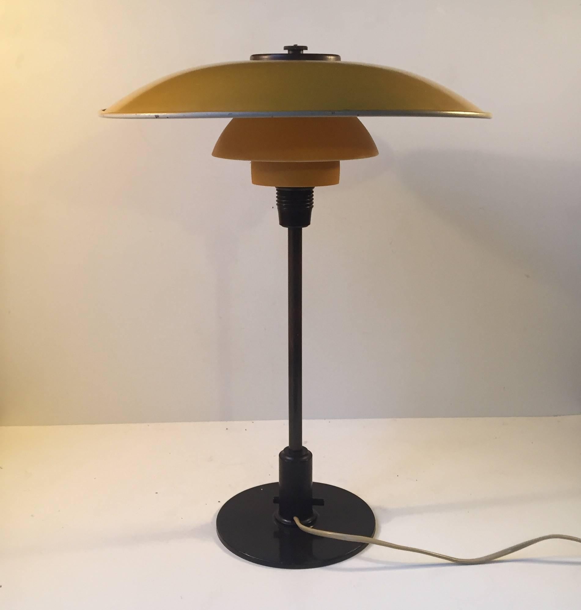 Glass 1930s PH 3, 5/2 Table Lamp by Poul Henningsen for Louis Poulsen Denmark For Sale