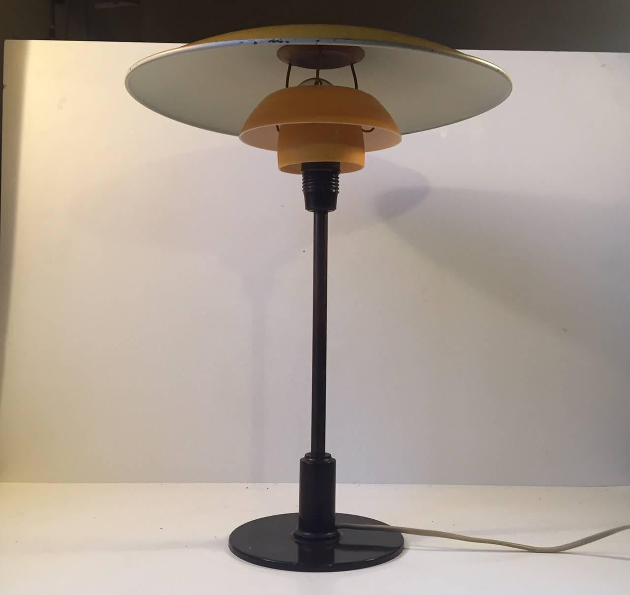 Mid-20th Century 1930s PH 3, 5/2 Table Lamp by Poul Henningsen for Louis Poulsen Denmark For Sale