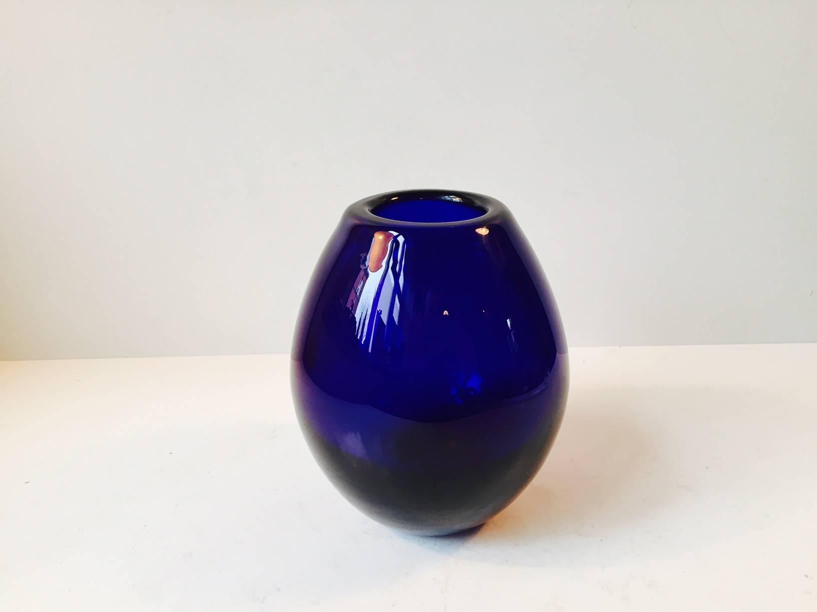 Mid-Century Modern Drop Shaped Cobalt Blue Art Glass Vase, Per Lutken for Holmegaard, Denmark 1960