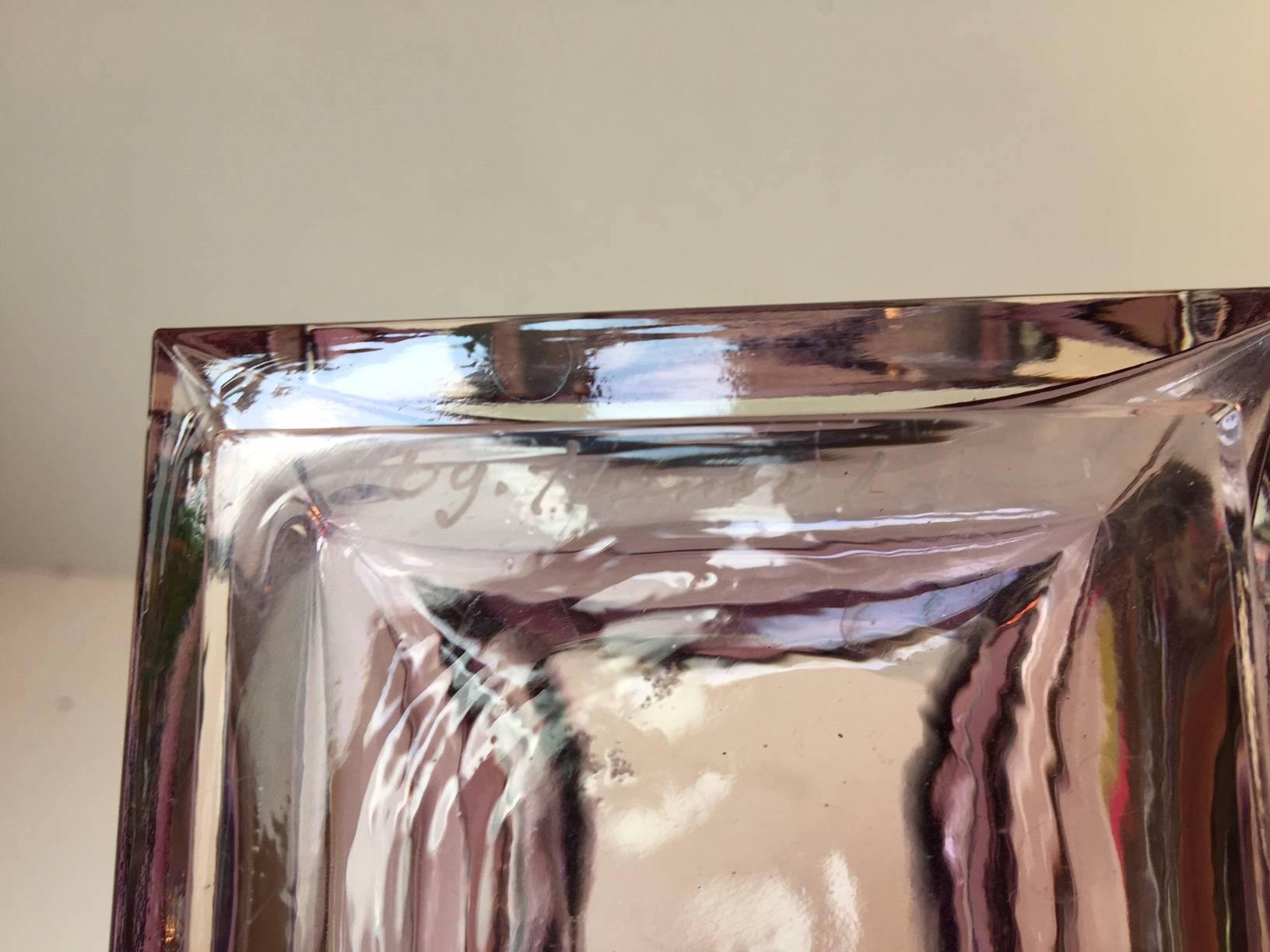 Finnish Scandinavian Purple Cubist Glass Vase by Pentti Sarpaneva for Oy Kumela, Finland