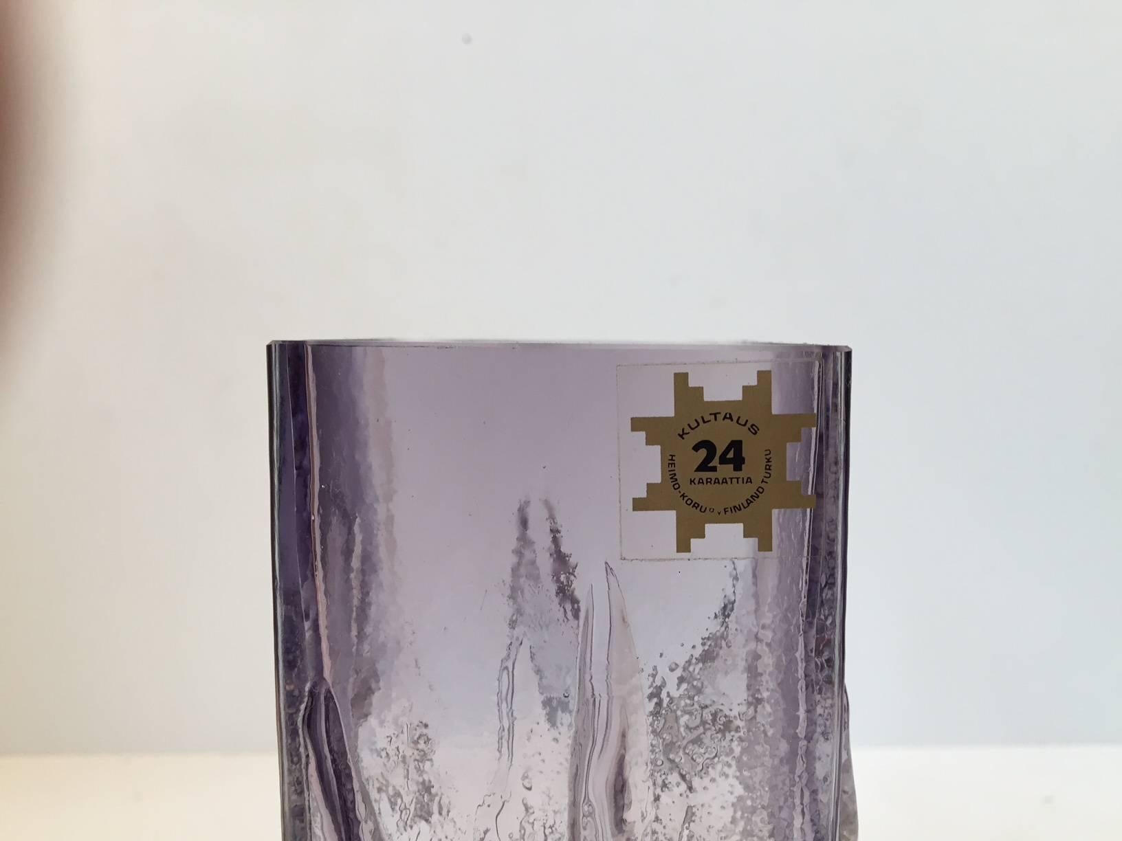 Mid-Century Modern Scandinavian Purple Cubist Glass Vase with 24-Carat 'Skirt', Eino Wänni, Finland