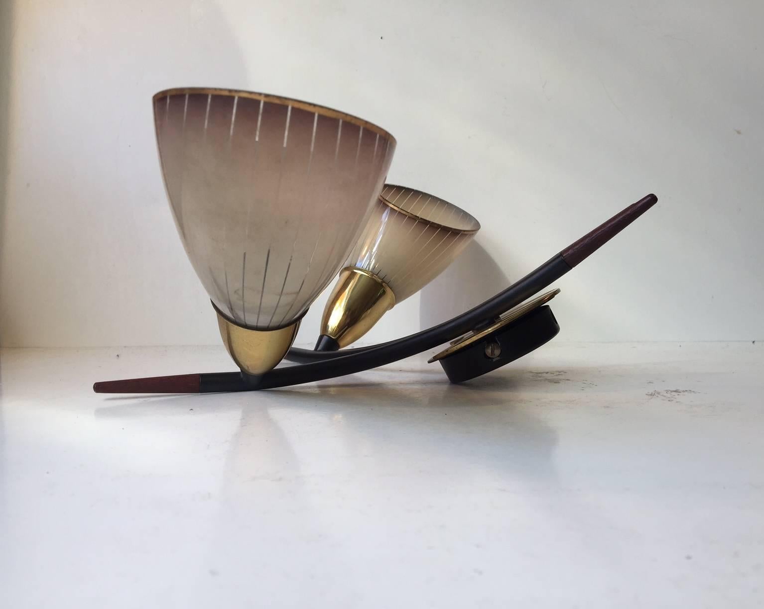 Sculptural Italian Modernist Sconce in Brass, Teak and Striped Glass, 1950s 1