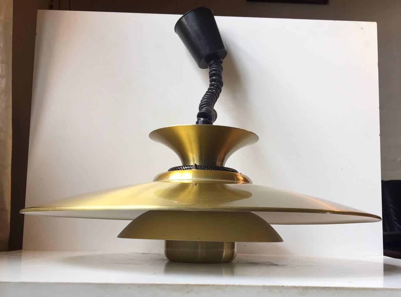 Danish Midcentury Tiered Brass Pendant Lamp from Jeka, 1970s In Excellent Condition In Esbjerg, DK