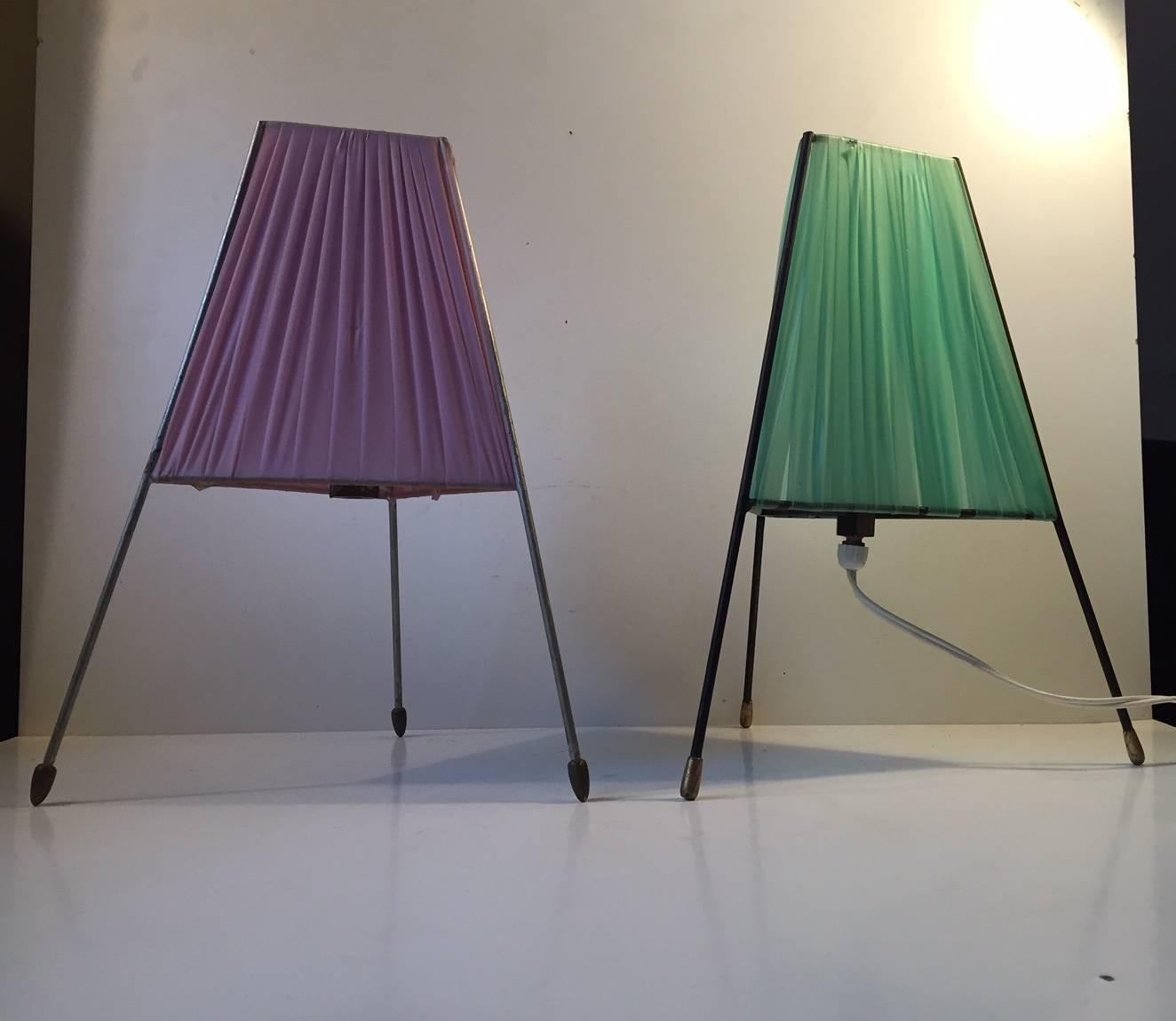 Mid-20th Century Pair of Italian Modernist Tripod Sputnik Table Lamps with Brass Feet, 1950s