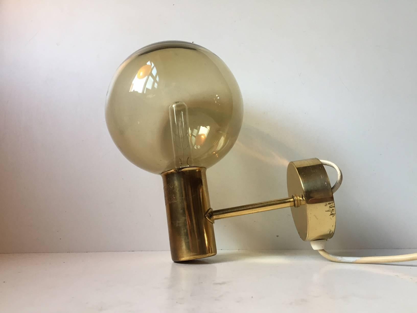Vintage Swedish Brass and Smoke Glass Globe Sconce by Hans-Agne Jakobsson In Excellent Condition In Esbjerg, DK