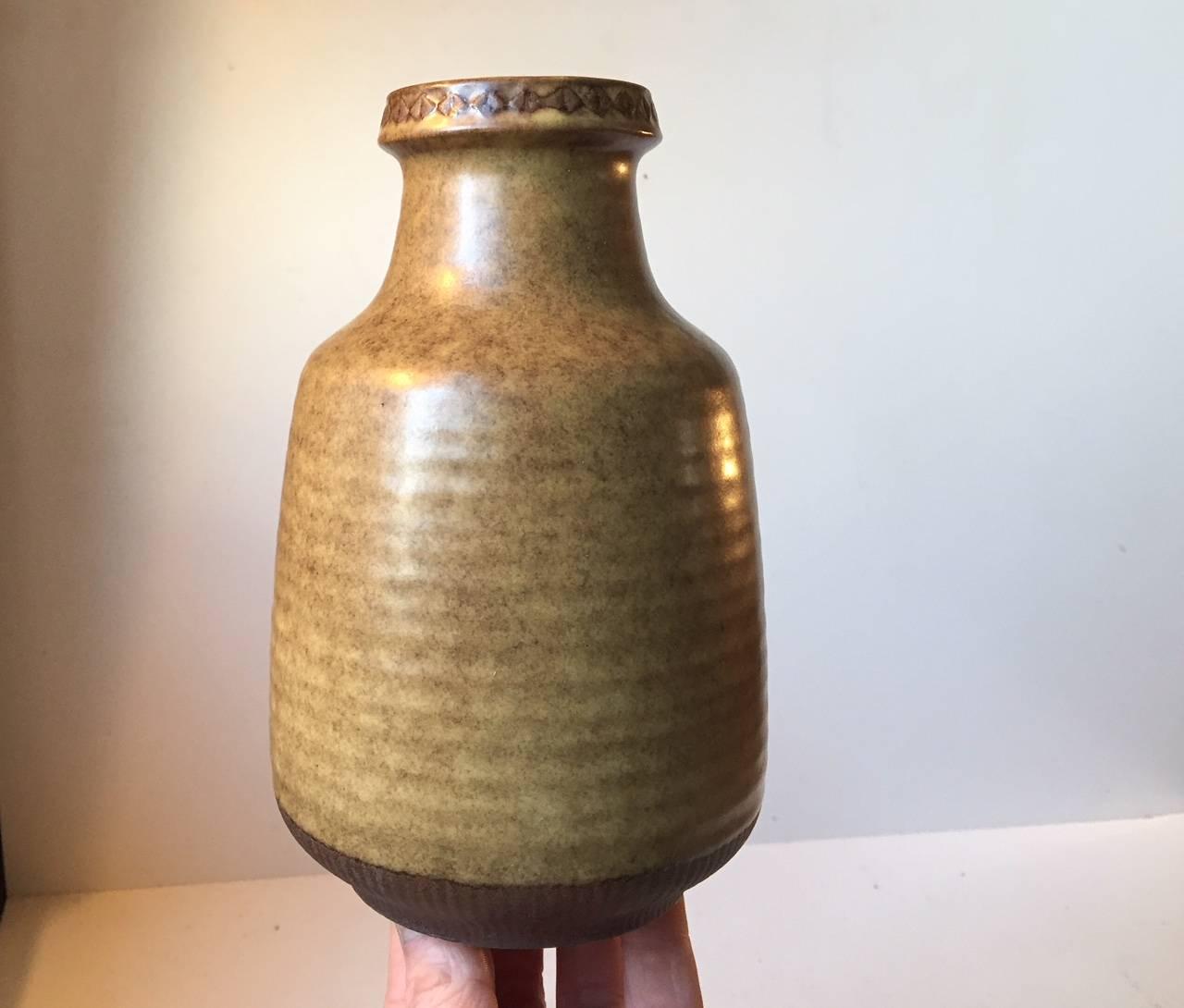 Vintage Swedish Stoneware Vase by Gunnar Nylund for Rörstrand, 1960s In Excellent Condition In Esbjerg, DK