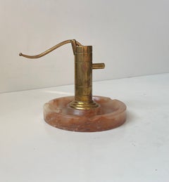 Vintage-Zigarettenanscher und Aschenbecher im Stil einer italienischen Wasserpumpe aus Messing und Onyx-Marmor, 1950er Jahre
