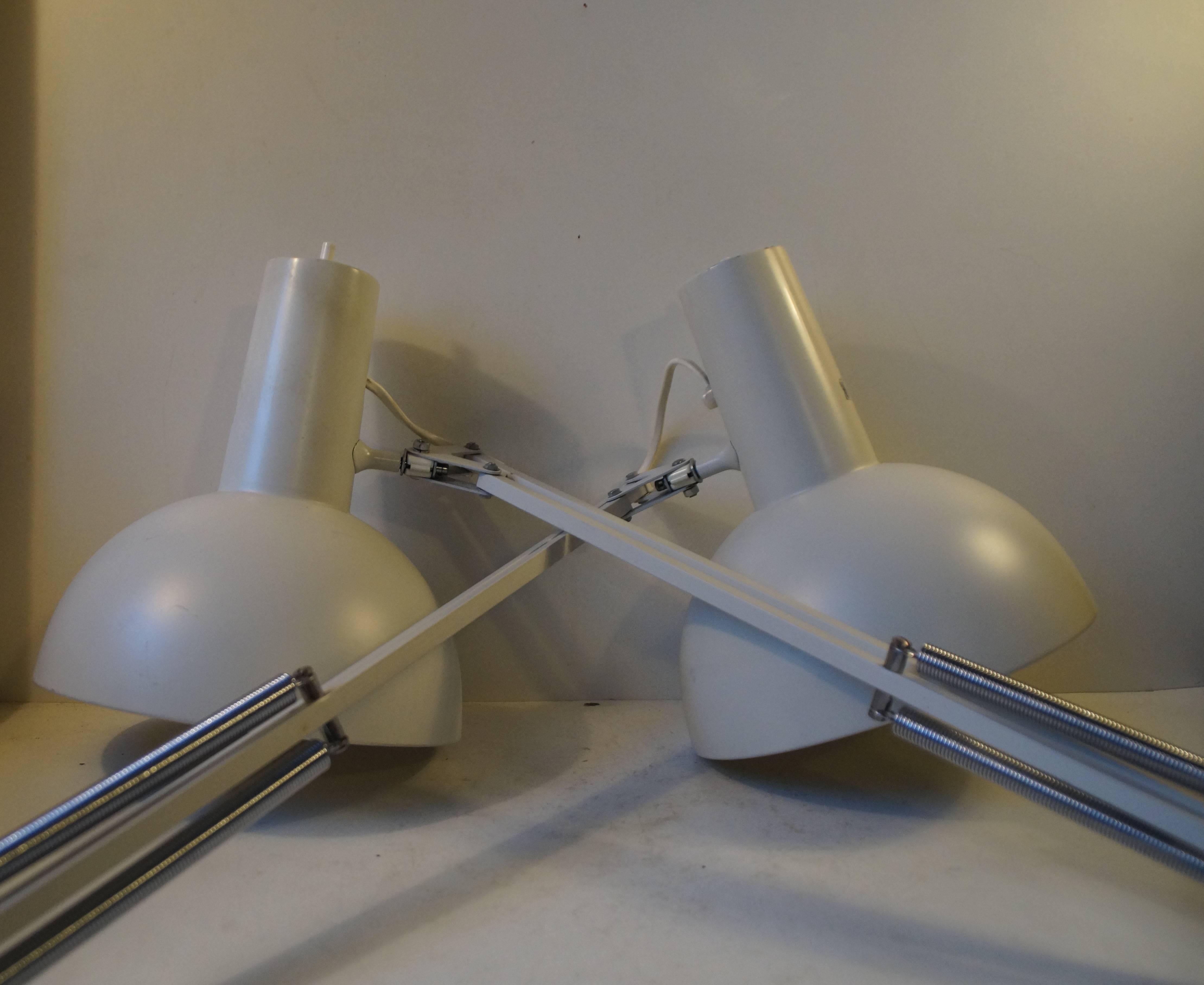 Danish Pair of White Anglepoise Desk or Wall Lamps by Louis Poulsen 'It Lamps', 1970s