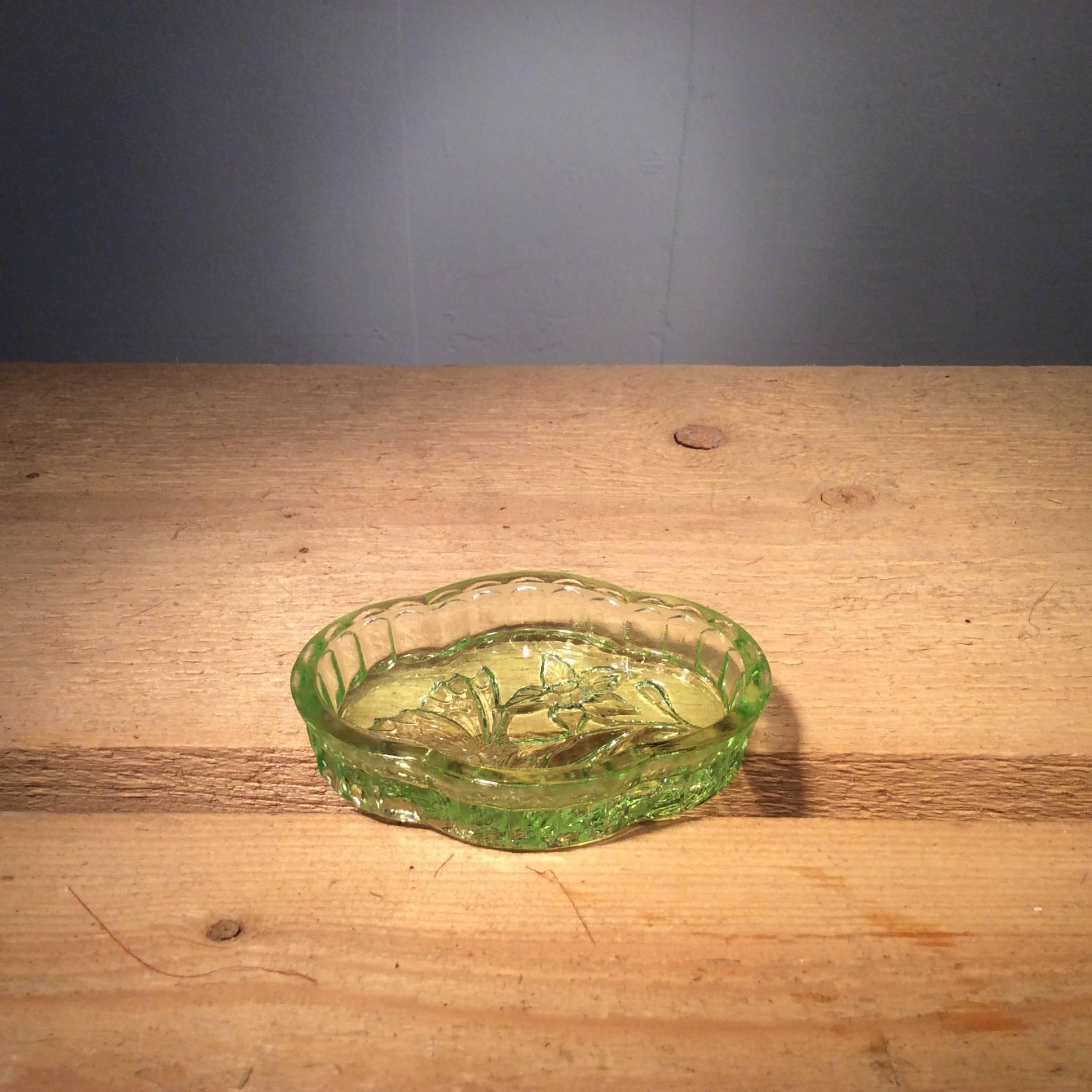 Vintage Green Pressed Glass Butterfly Dressing Table Set 1