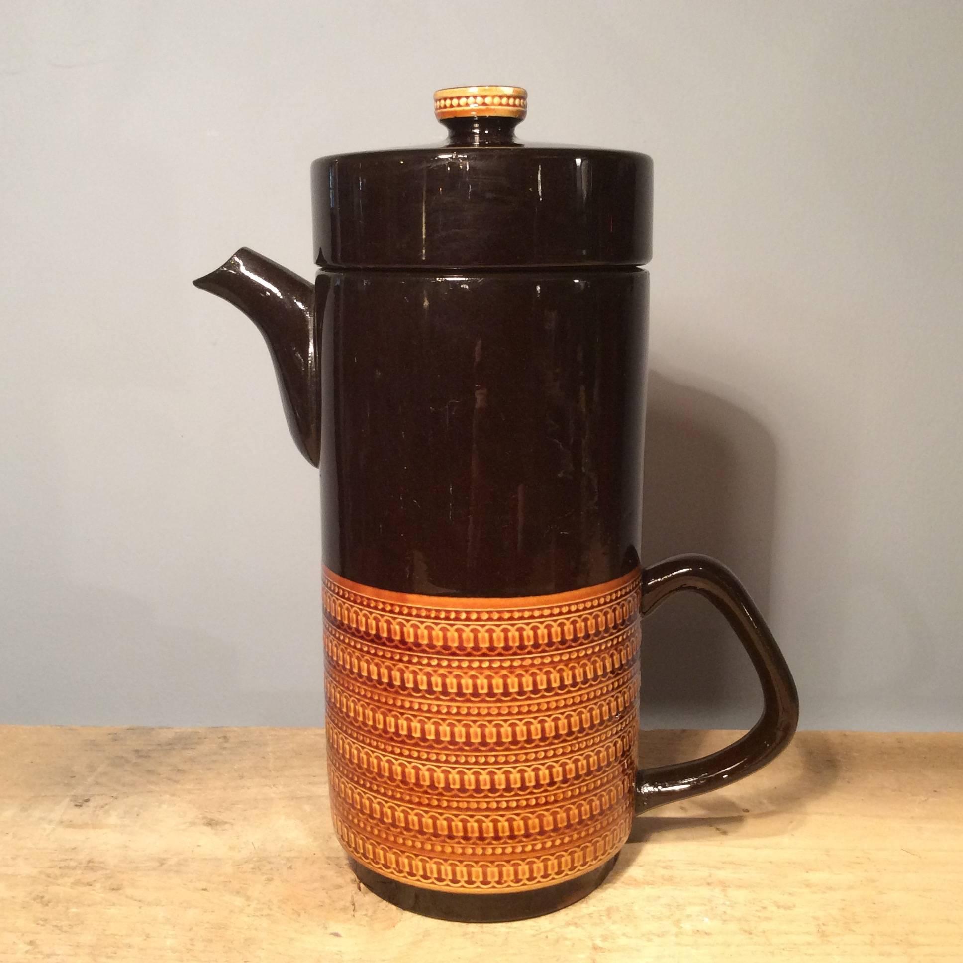 European Vintage Coffee Service with Simple Repeat Design For Sale