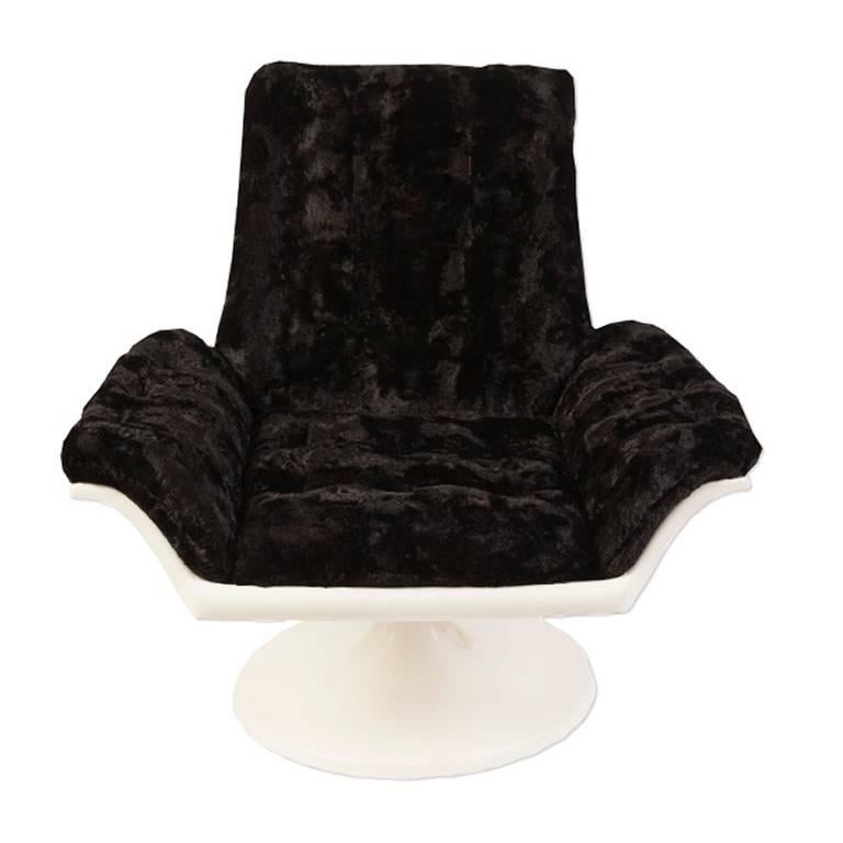 1960s Space Age Swivel Chair in Faux Fur For Sale