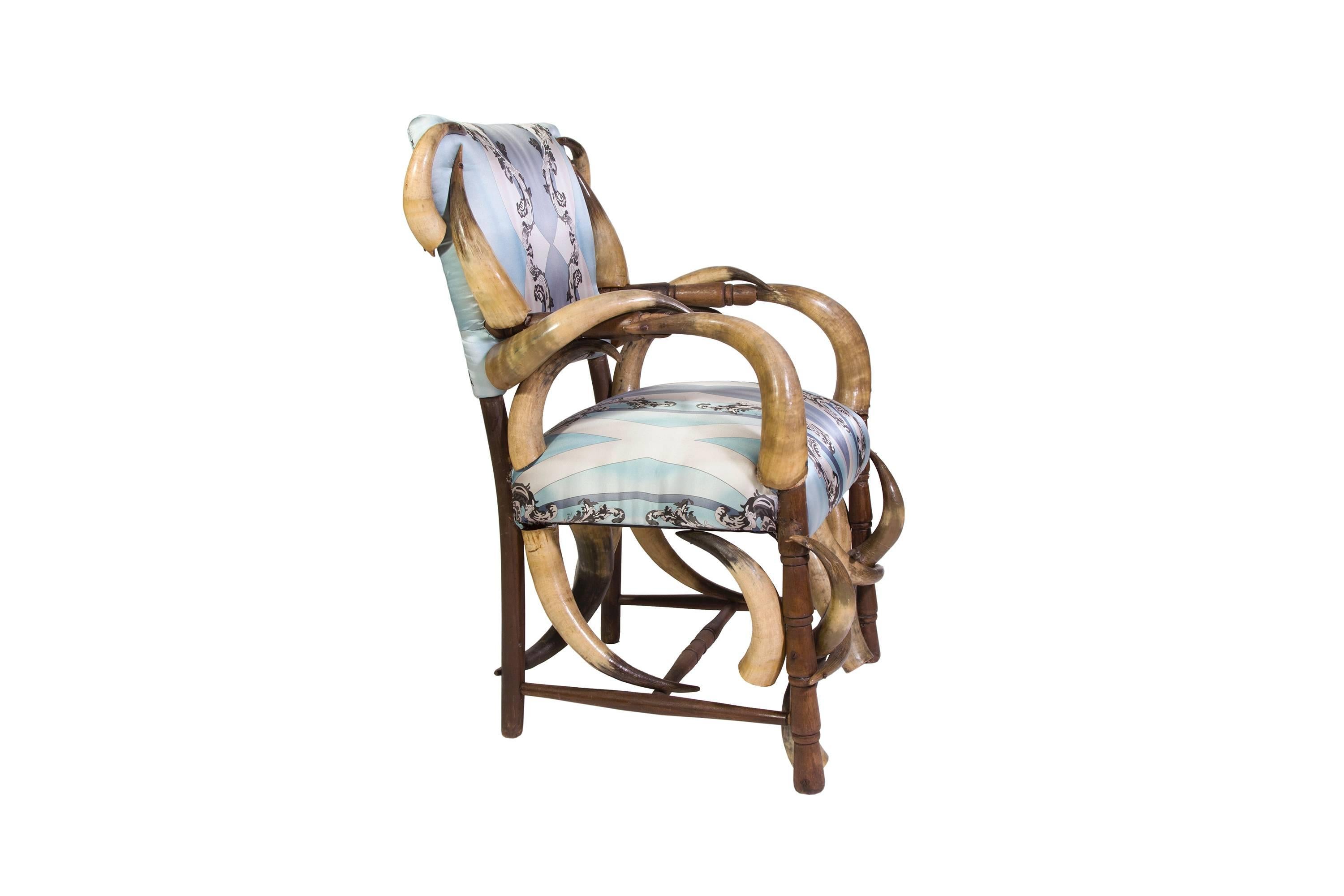 19th Century Steer Horn Armchair Upholstered in Silk In Good Condition For Sale In New York, NY
