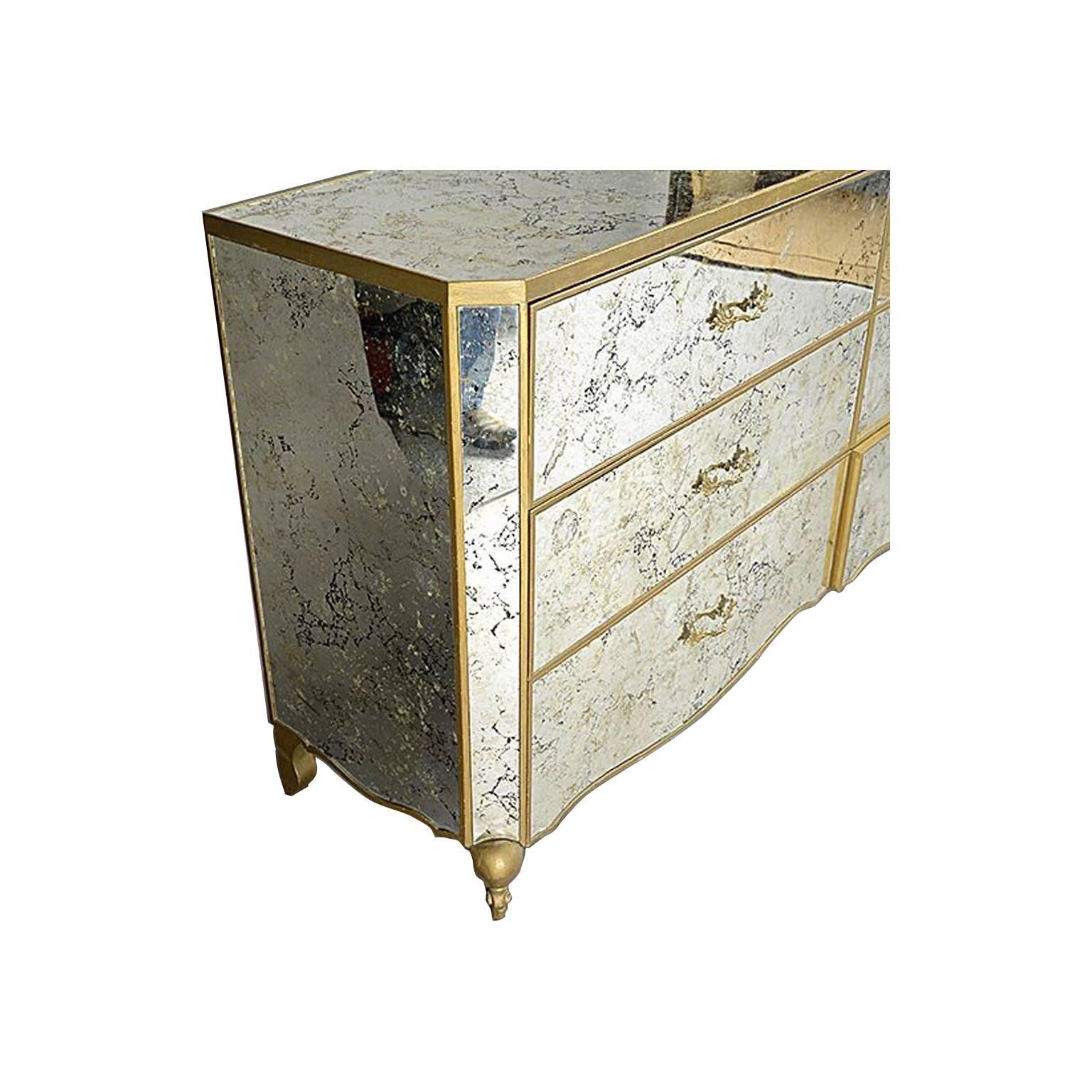 Giltwood and Antiqued Venetian Mirror Dresser In Good Condition In New York, NY