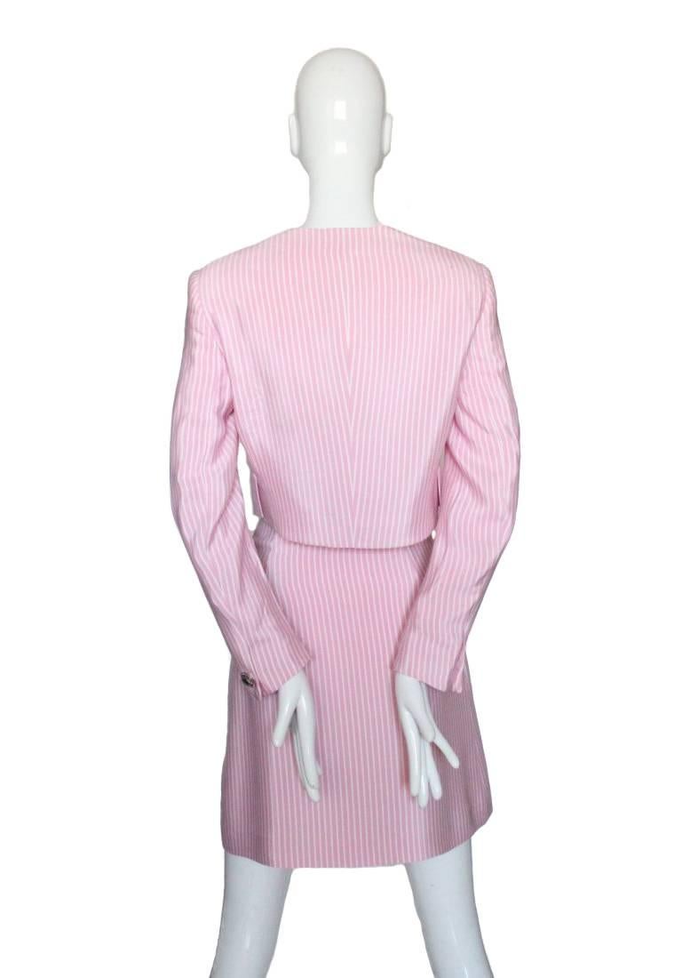 Gianni Versace couture pink silk suit, S/S 1995

Measure: Jacket 18