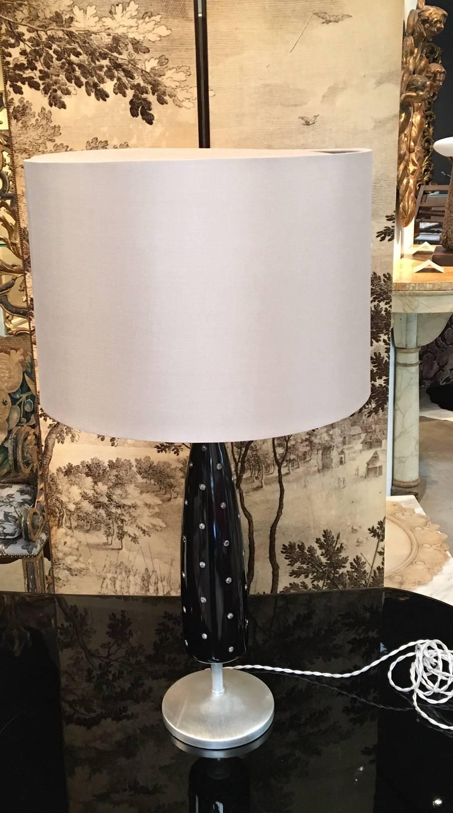 Black Lacquer and Jeweled Table Lamp in the style of Tommi Parzinger In Excellent Condition For Sale In Los Angeles, CA