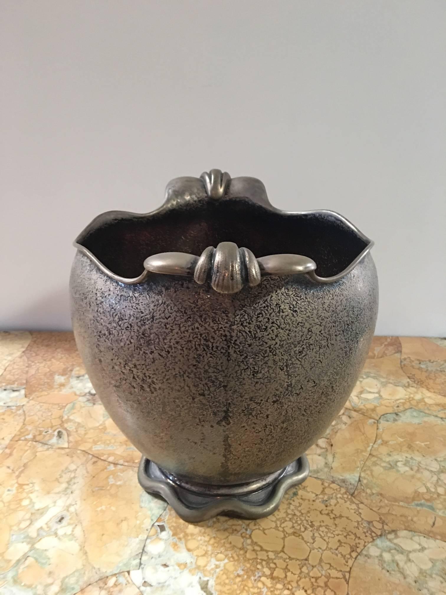 Elegant Silver Italian Vase In Excellent Condition For Sale In Los Angeles, CA