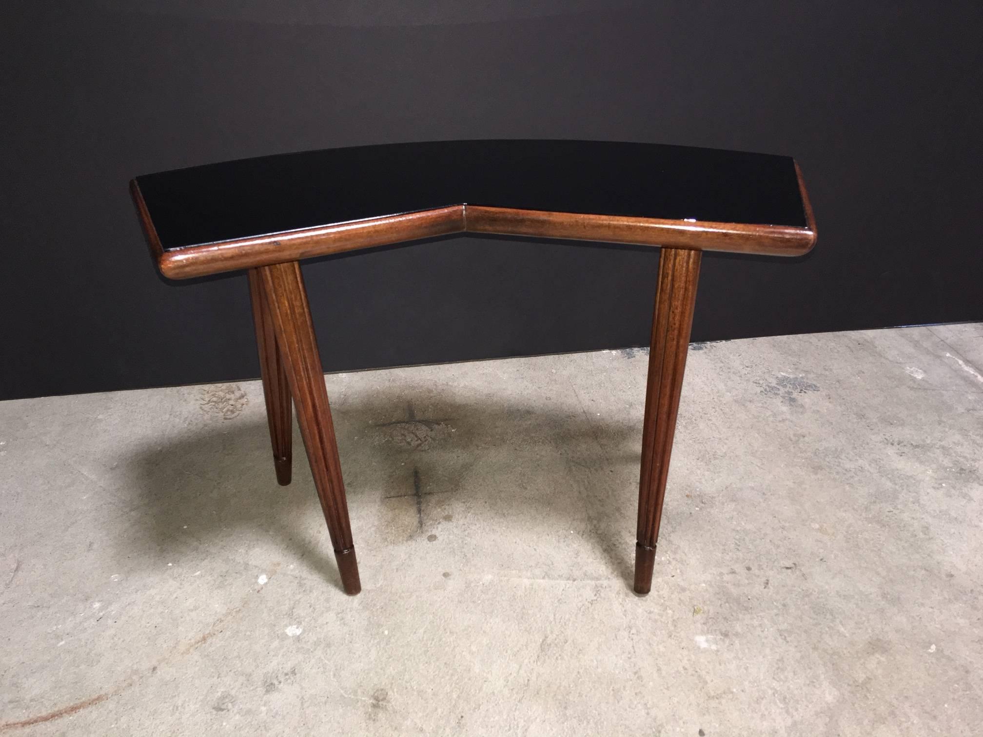 Uniquely Designed Curved Low Table Attributed to Gio Ponti In Excellent Condition In Los Angeles, CA