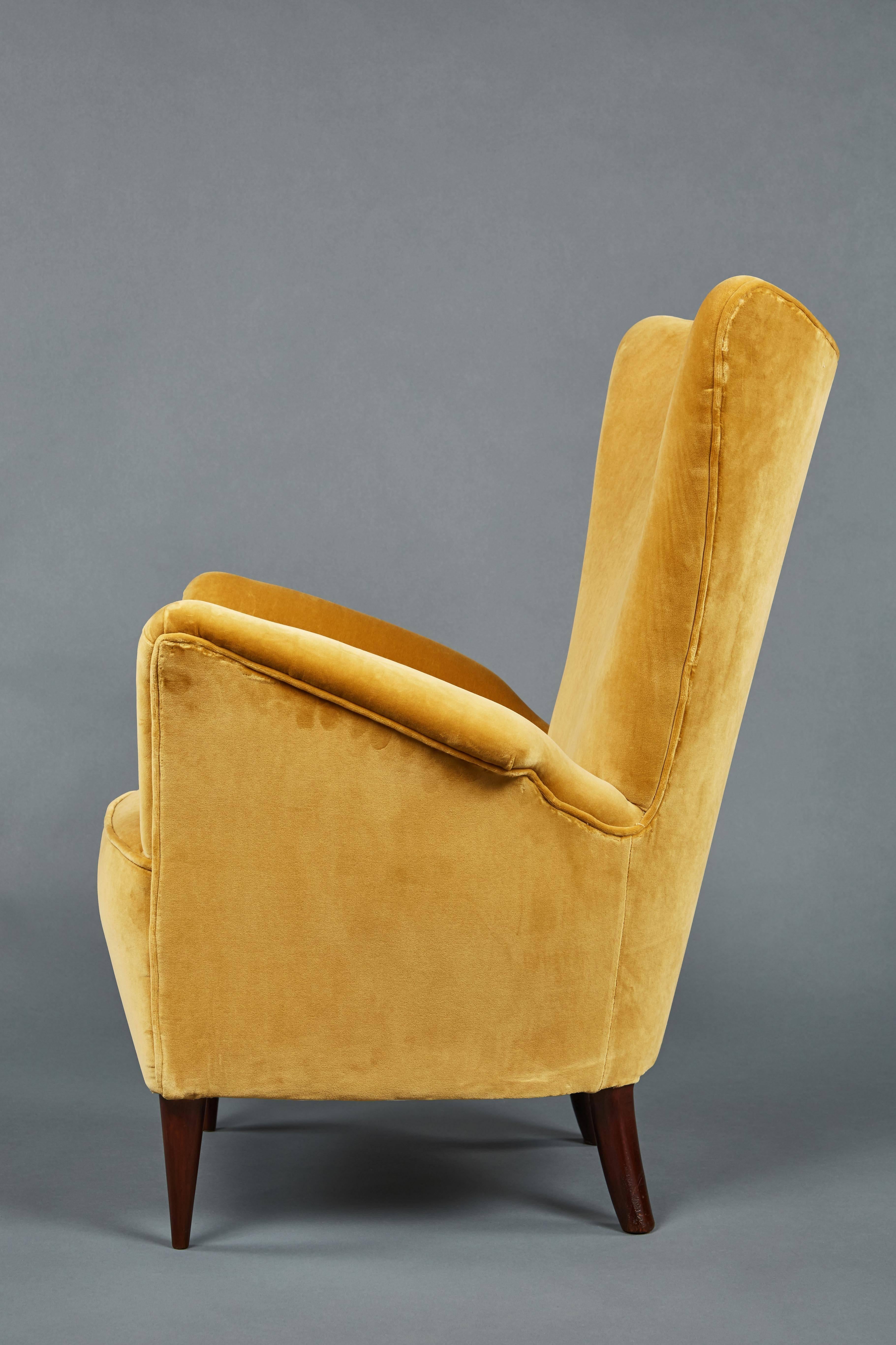 Italian Pair of Small-Scale Gold Velvet Armchairs 