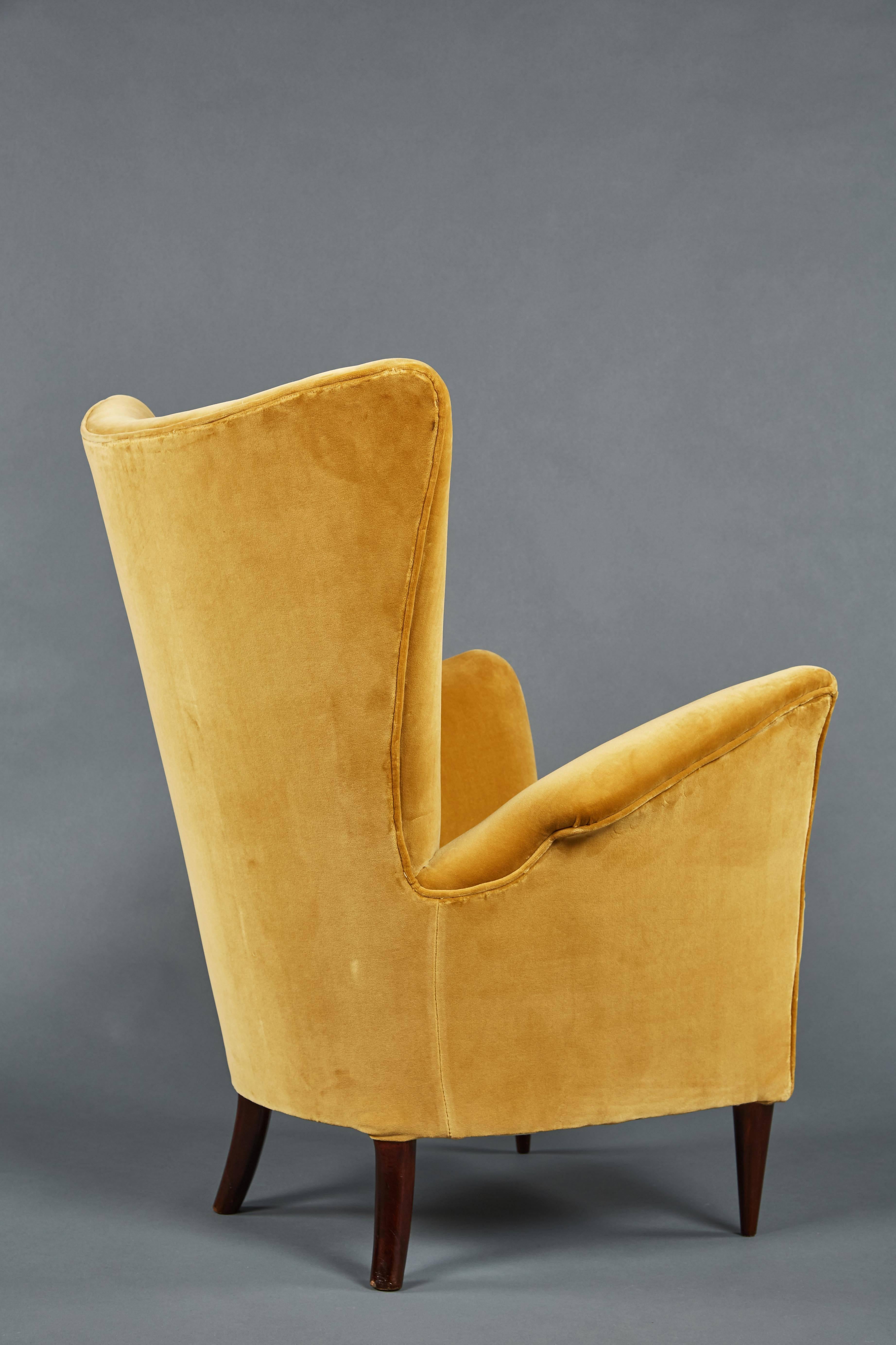 Pair of Small-Scale Gold Velvet Armchairs  In Good Condition In Los Angeles, CA
