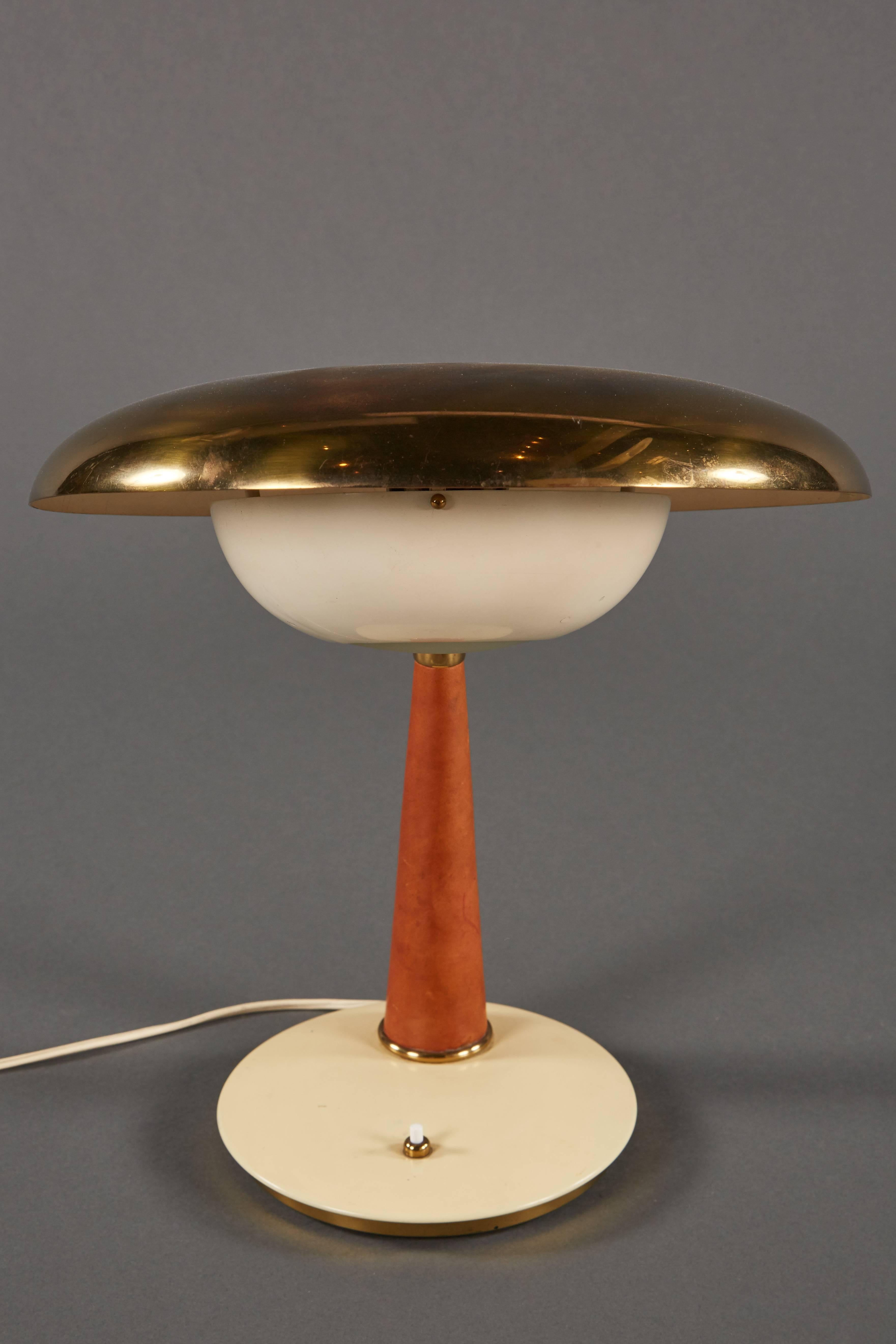 Mid-Century Modern Striking Angelo Lelii Leather and Brass Table Lamp for Arredoluce For Sale