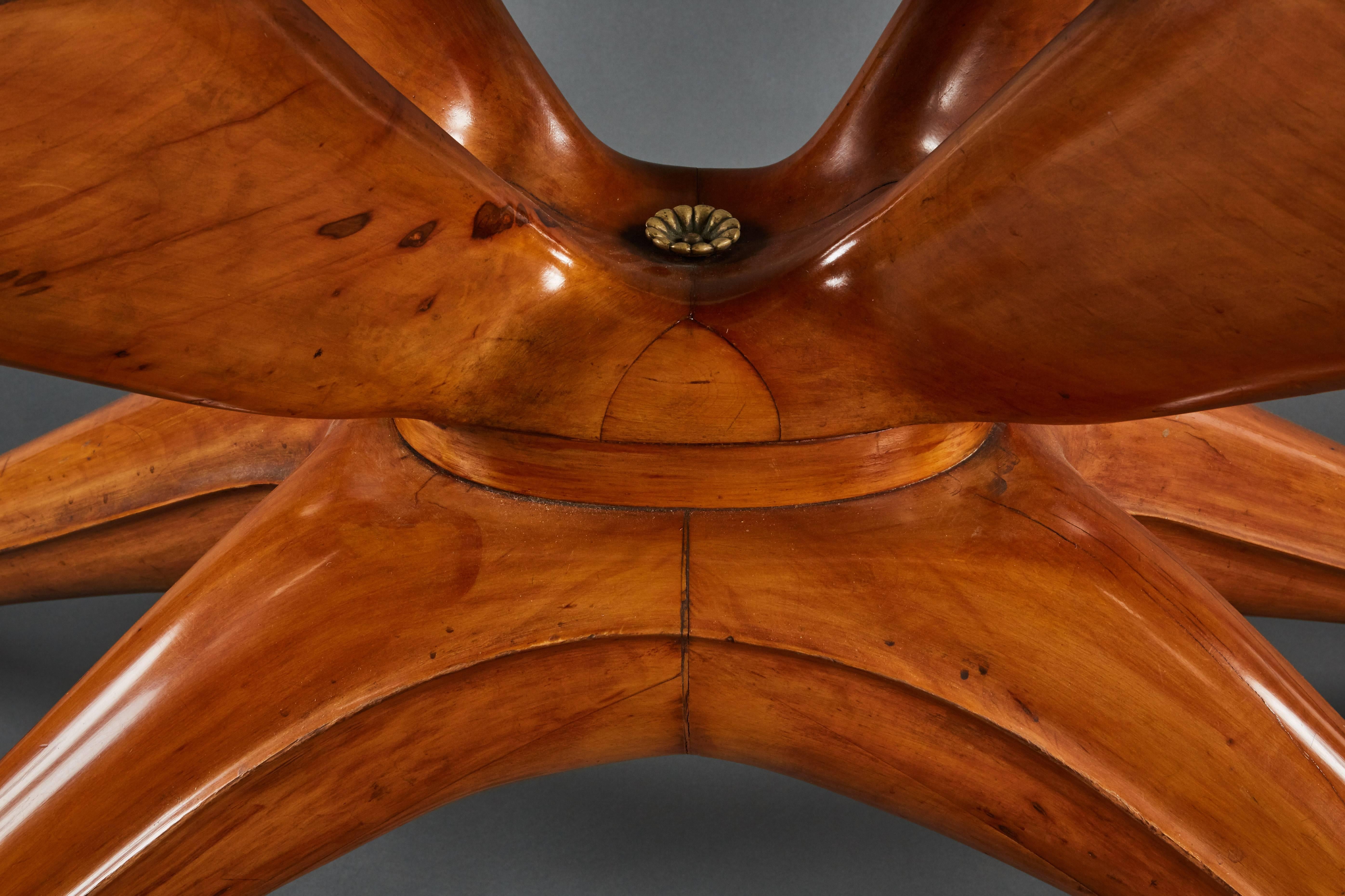 Dramatic Oval Table Attributed to Osvaldo Borsani In Good Condition For Sale In Los Angeles, CA