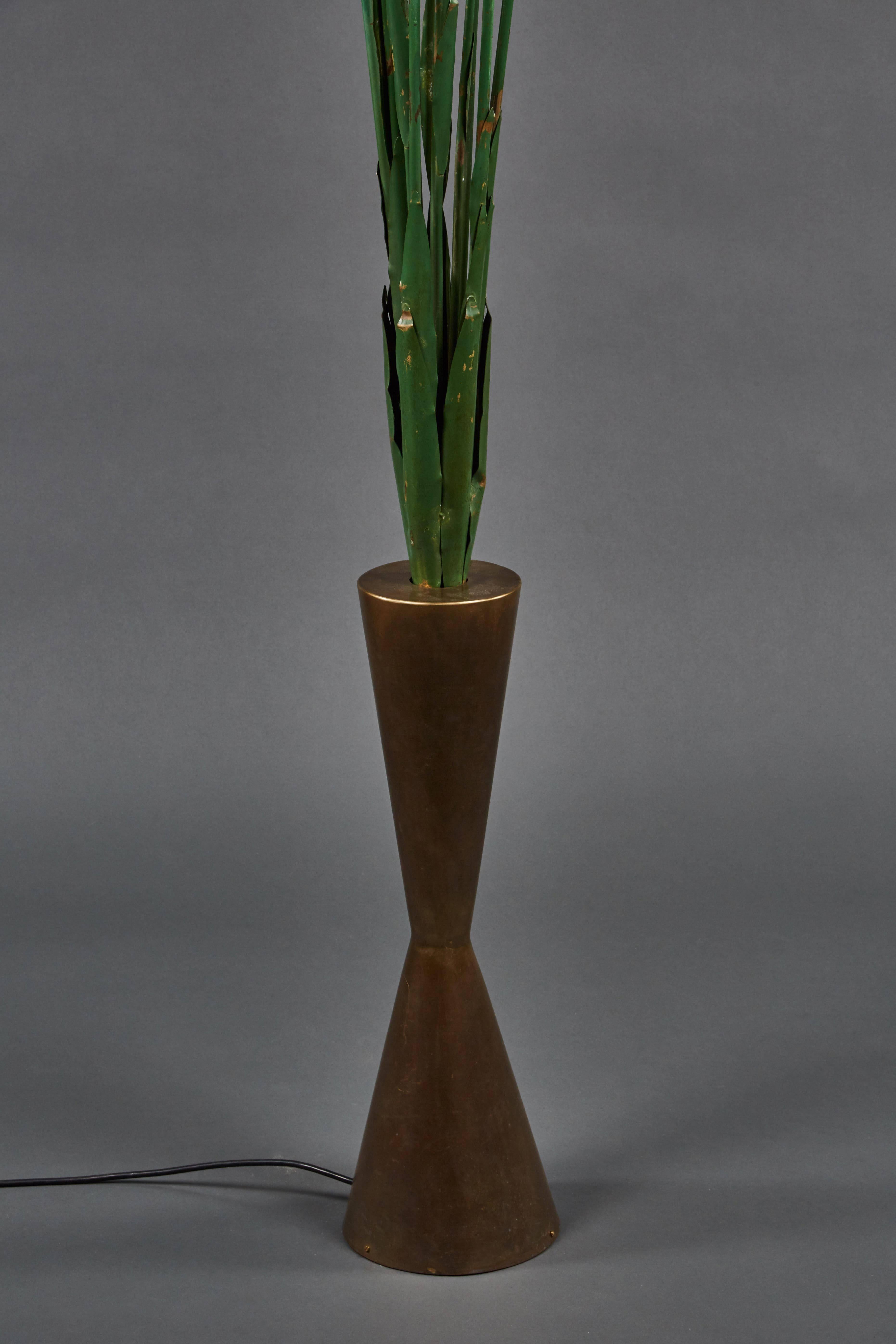 20th Century Large “Calla” Floor Lamp in the Manner of Angelo Lelii for Arredoluce For Sale