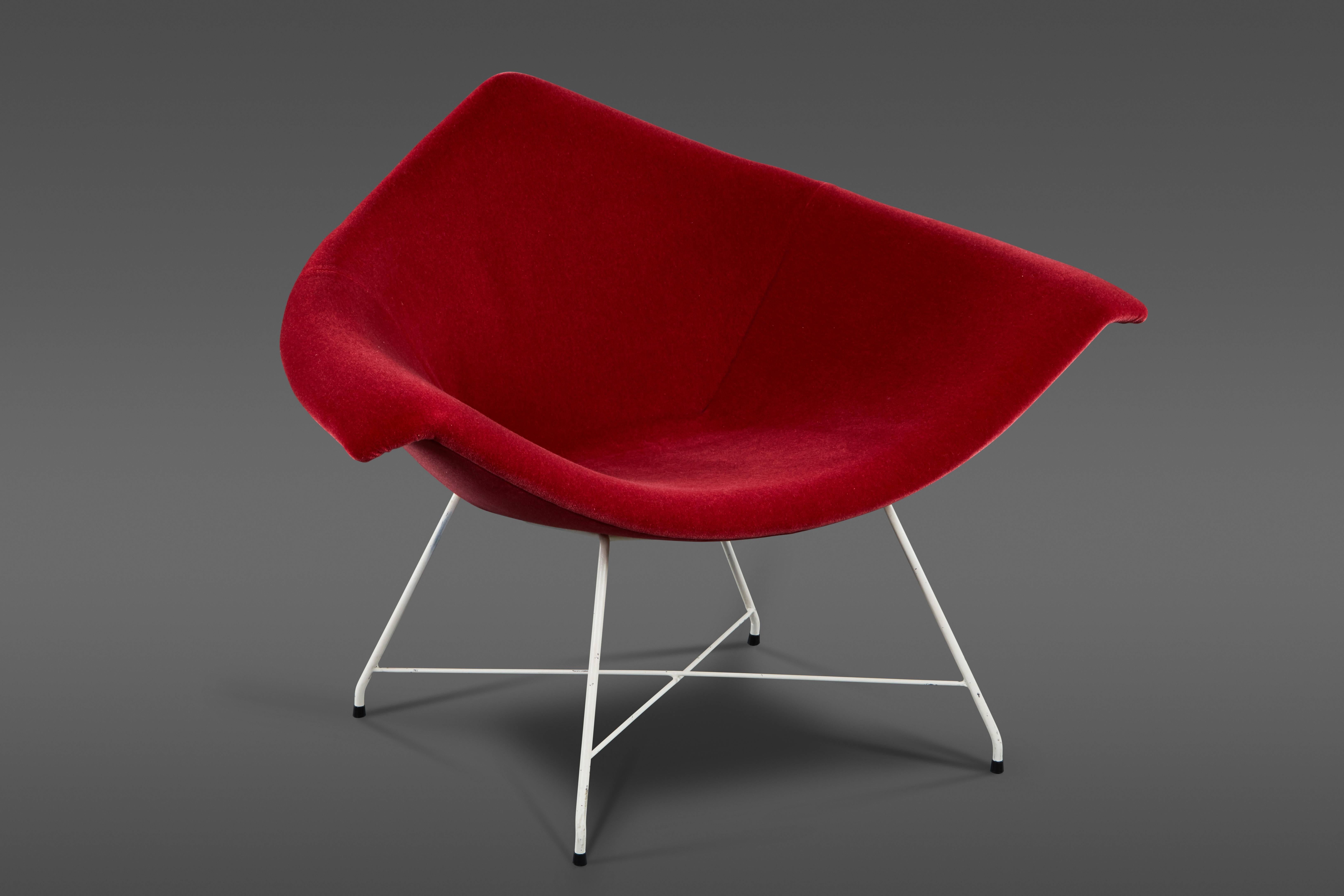Mid-Century Modern Rare Augusto Bozzi for Fratelli Saporiti Chair in Ruby Mohair on Wire Base For Sale