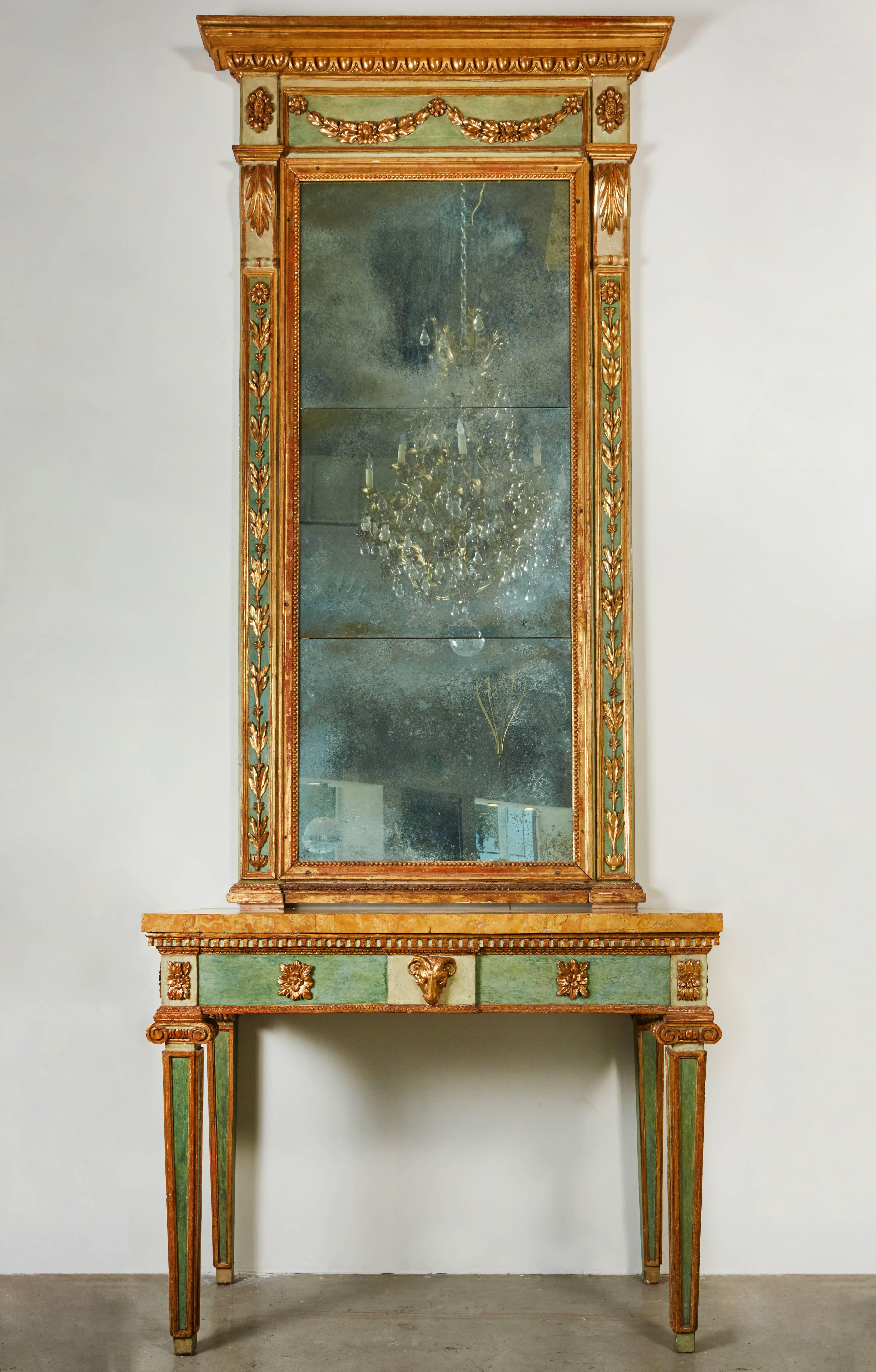 Late 18th Century Italian Parcel-Gilt and Painted Mirror Over Console For Sale 1