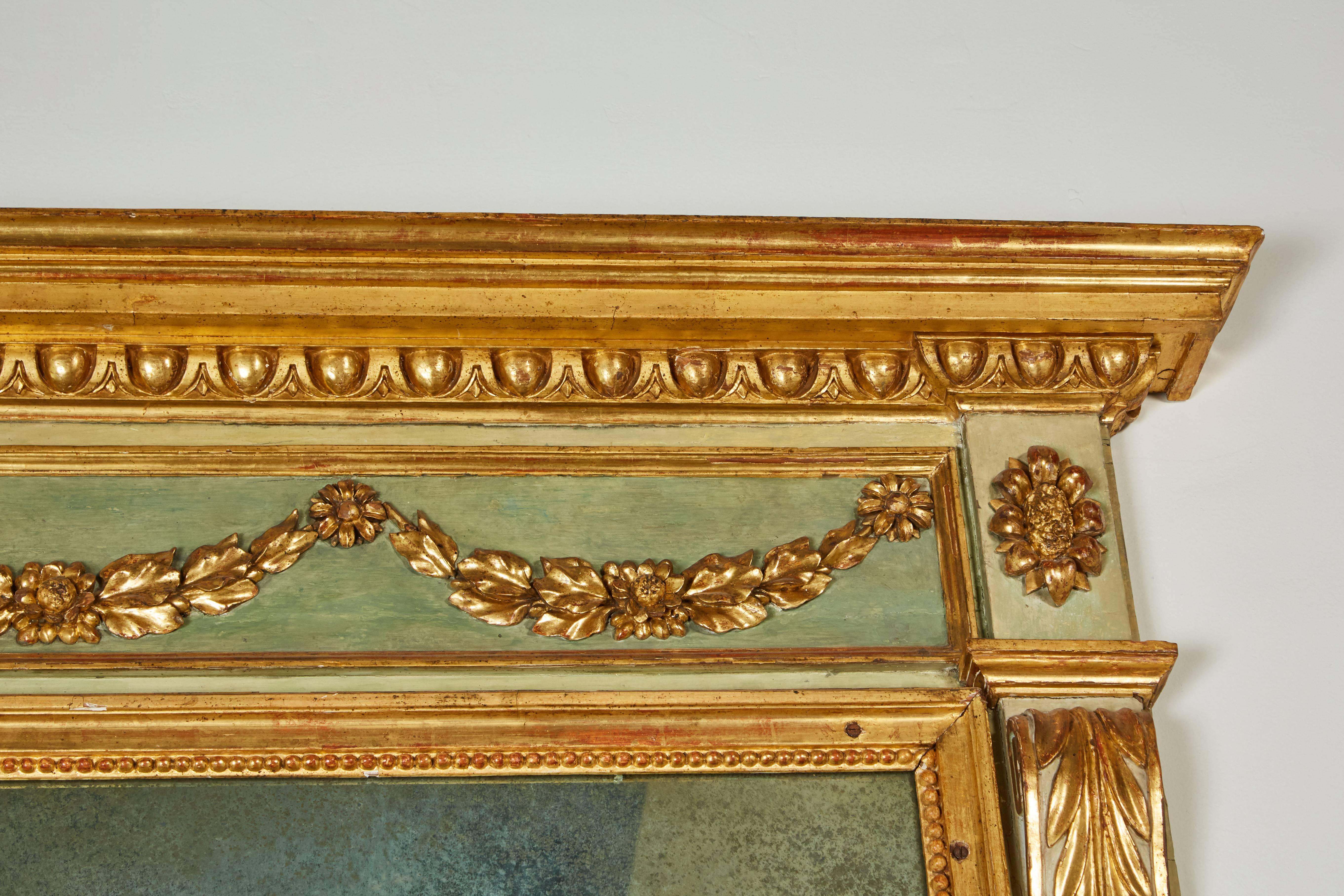 Late 18th Century Italian Parcel-Gilt and Painted Mirror Over Console For Sale 3