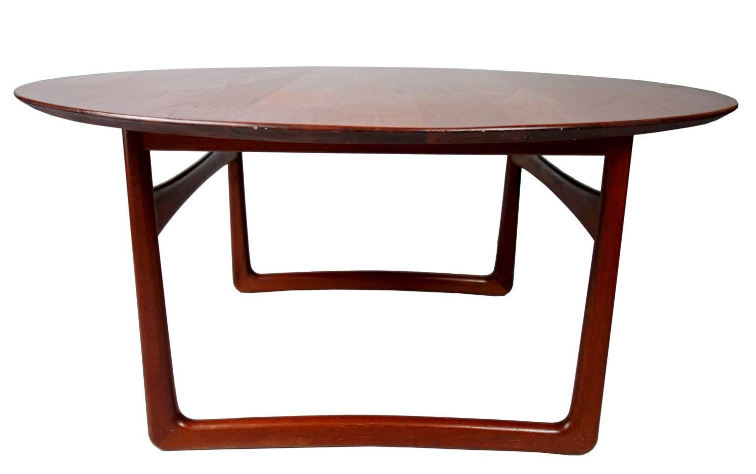 Solid teakwood in excellent original condition with a warm glowing patina. A fine example.
 