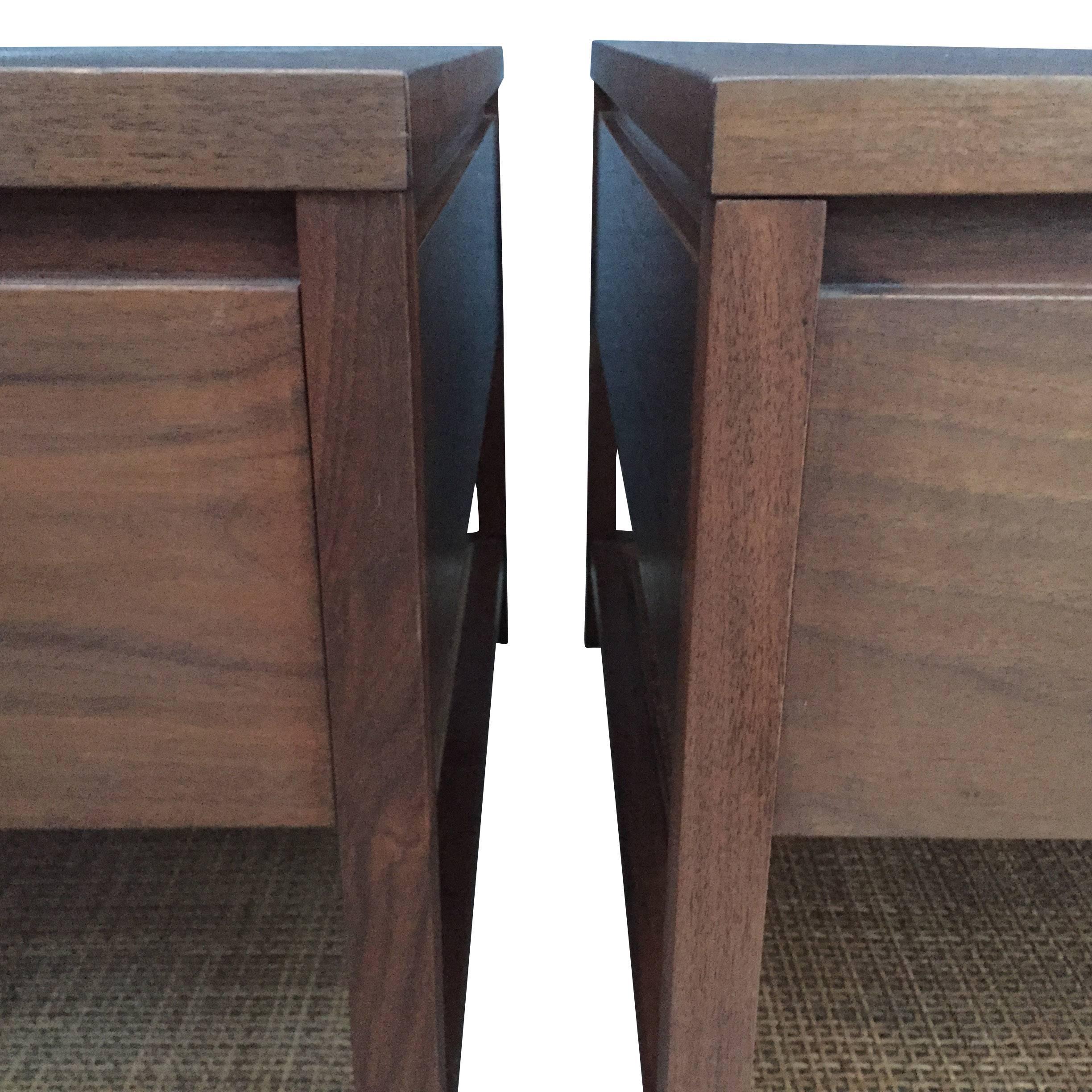 Mid-20th Century Pair of Paul McCobb for Calvin Bedside Tables