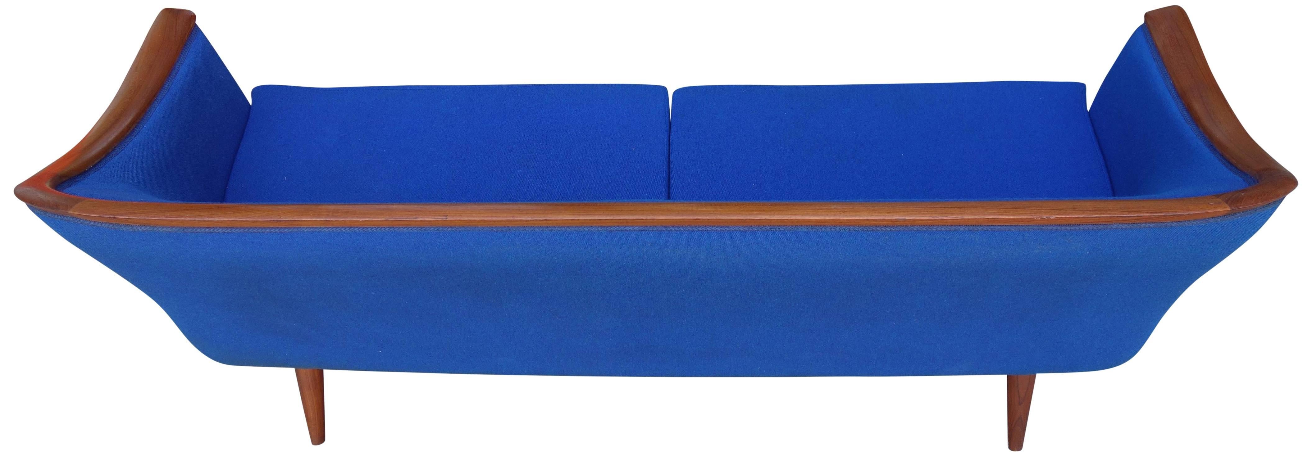 Mid-Century Sofa by Fredrik Kayser for Vatne In Good Condition In BROOKLYN, NY