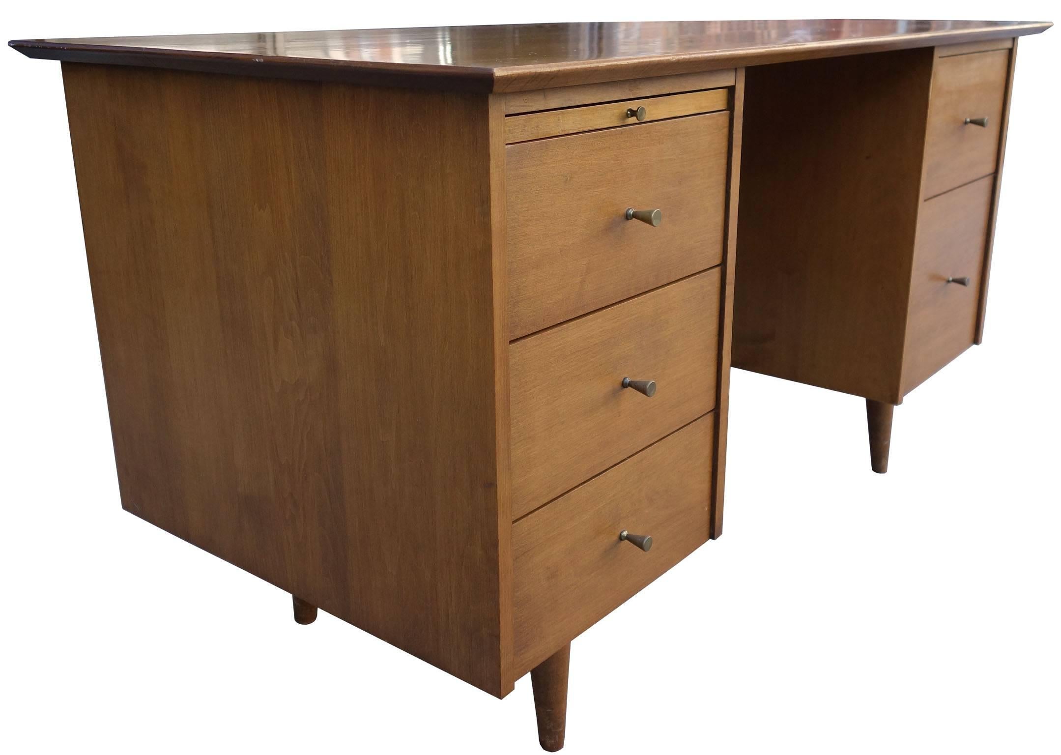 Midcentury Paul McCobb Desk In Good Condition In BROOKLYN, NY