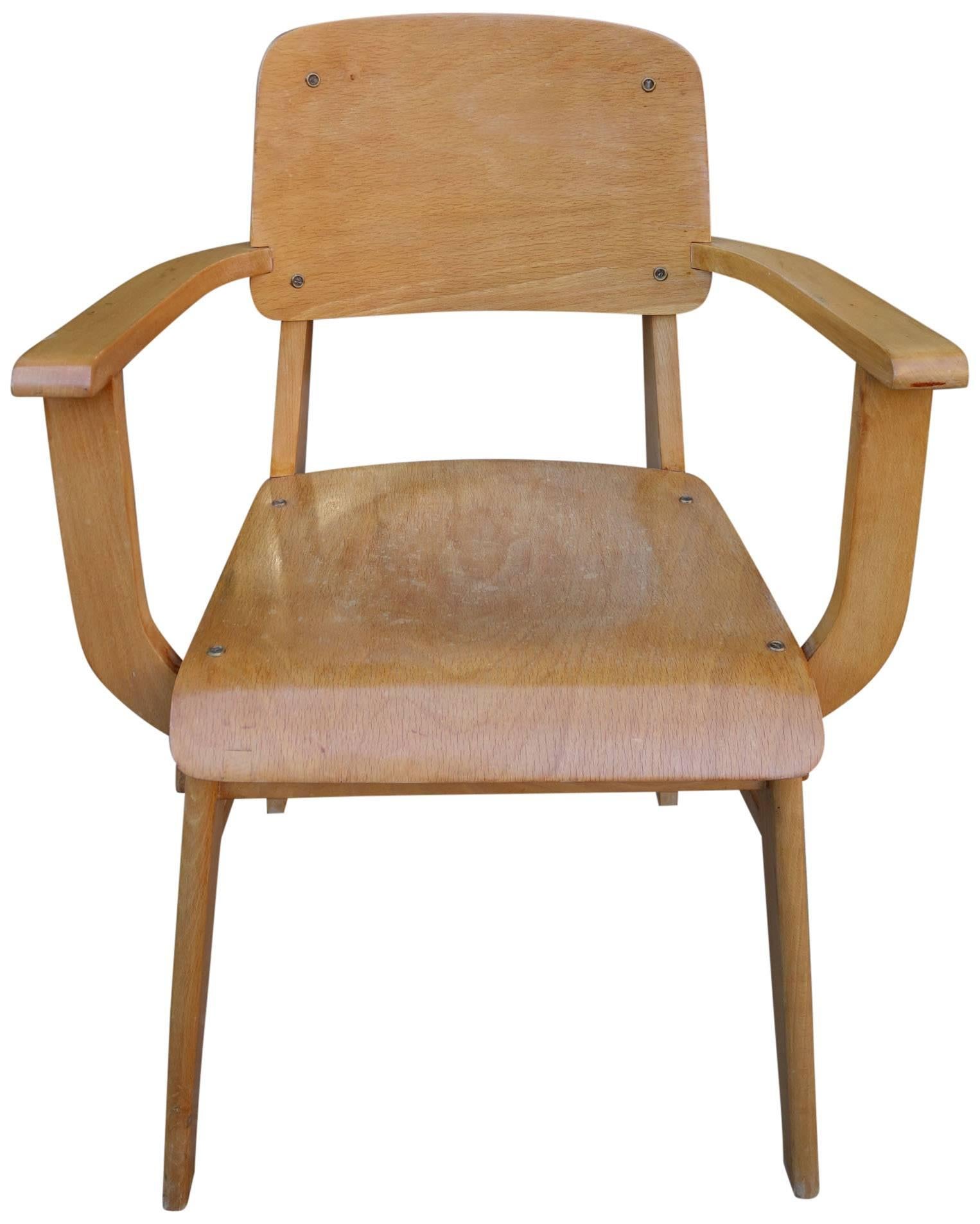 Jean Prouvè Standard-Sessel aus der Jahrhundertmitte in Wood Wood (Moderne der Mitte des Jahrhunderts) im Angebot