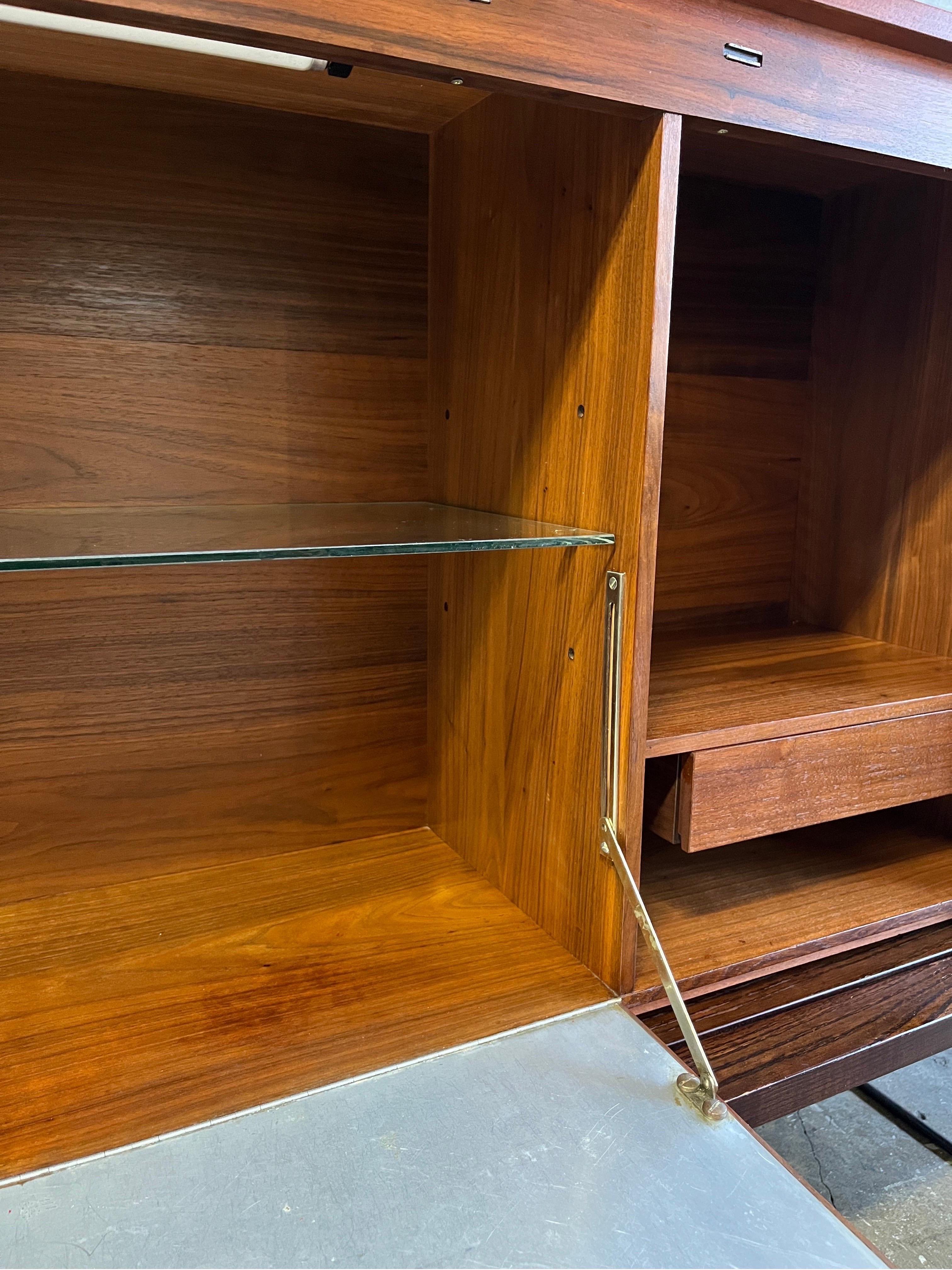 Midcentury Floating Dining Room Bar Unit by Paul McCobb In Good Condition In BROOKLYN, NY