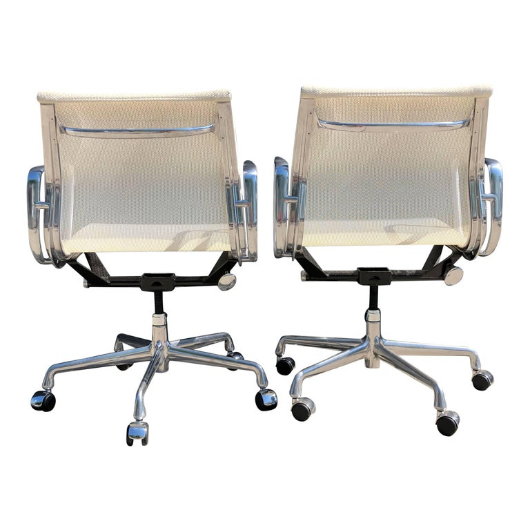 eames mesh desk chair aluminum group eames for herman miller aluminium group chairs in mesh for sale at eames mesh desk chair aluminum group eames for herman miller aluminium group chairs in mesh for sale at