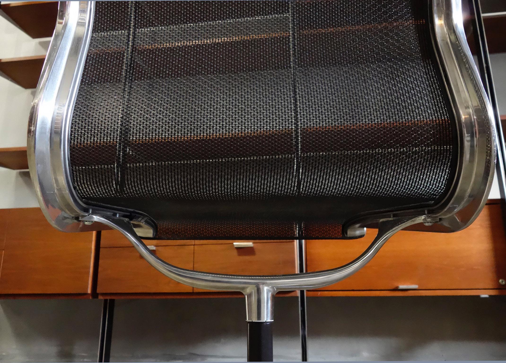 20th Century Eames Aluminum Group Side Chair for Herman Miller