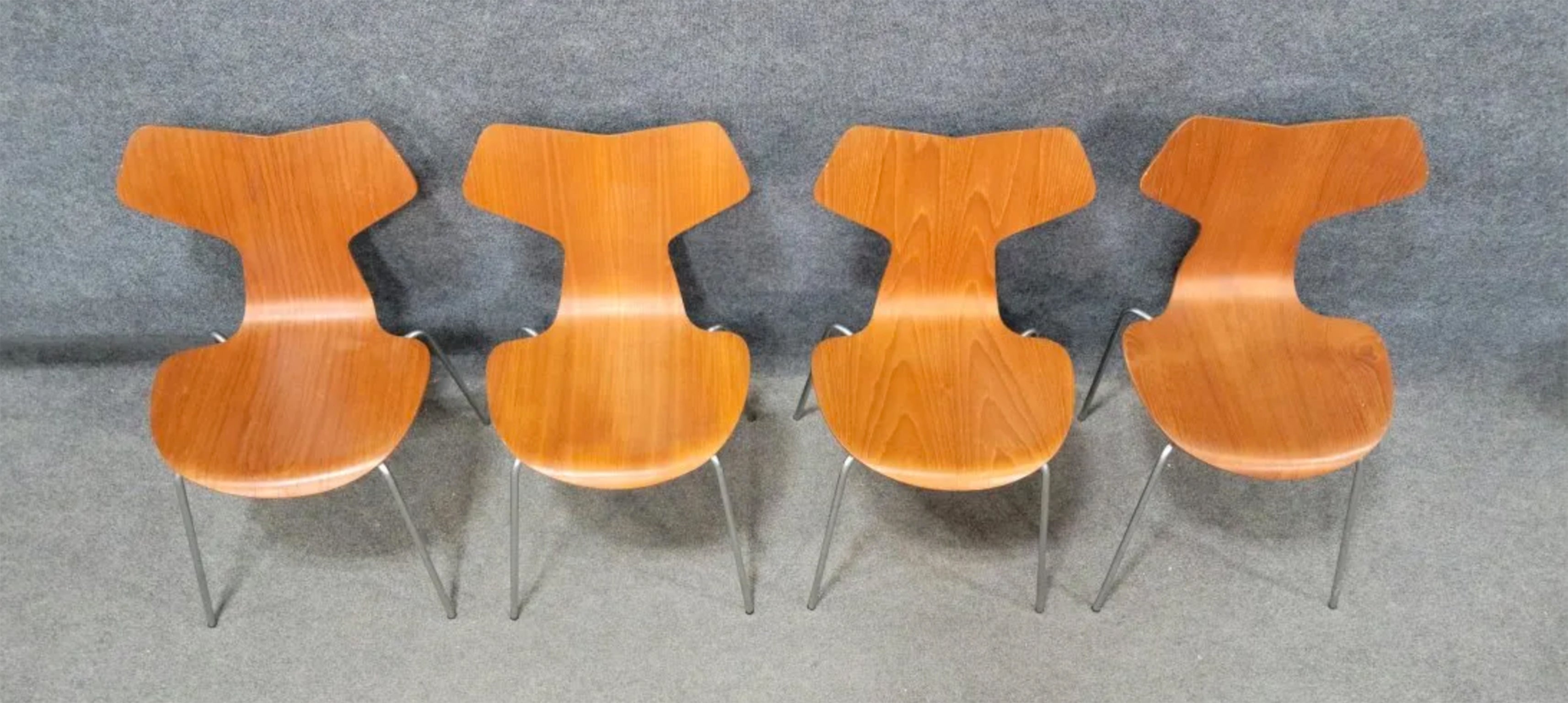 Mid-Century Modern 4 Grand Prix 3130 Danish Modern Chair by Arne Jacobsen for Fritz Hansen