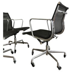 Eames Aluminium Group Chairs for Herman Miller