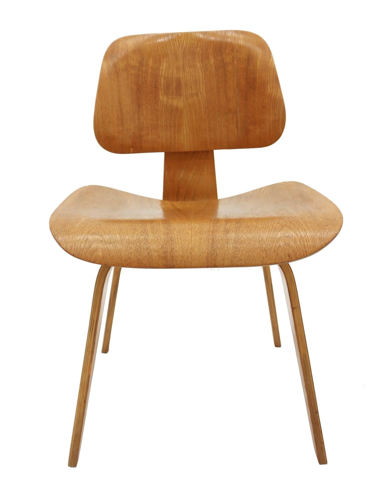 Mid-Century Modern Eames Evans DCW Chair