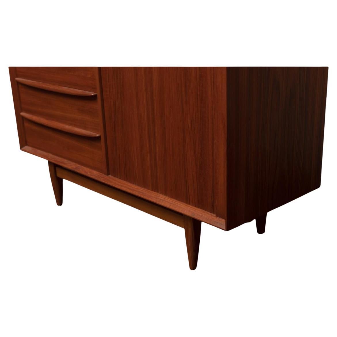 Mid century Danish modern tall wide Teak Dresser by Falster In Good Condition In BROOKLYN, NY