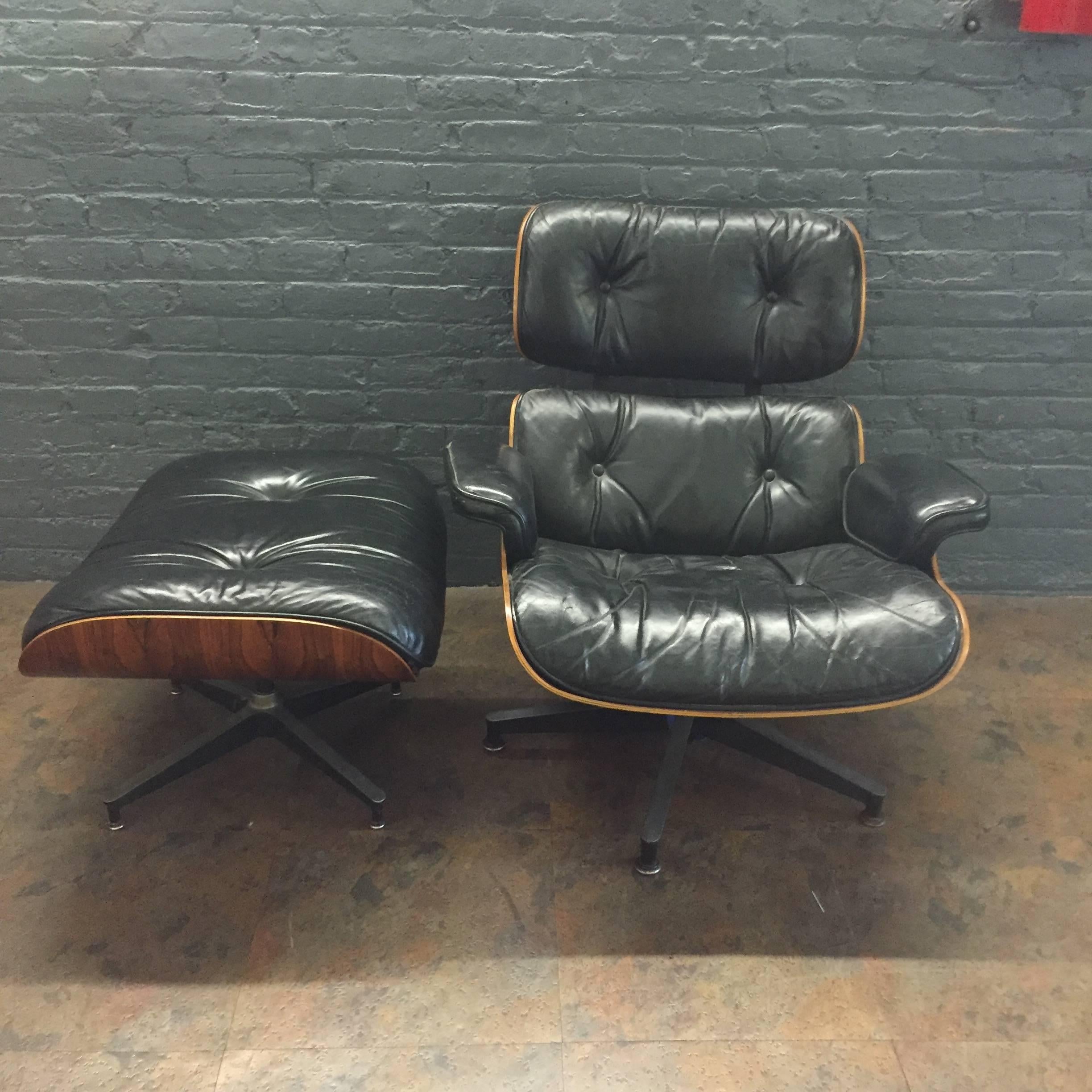 Mid-Century Modern Eames Lounge Chair in Striking Brazilian Rosewood, Authentic Herman Miller