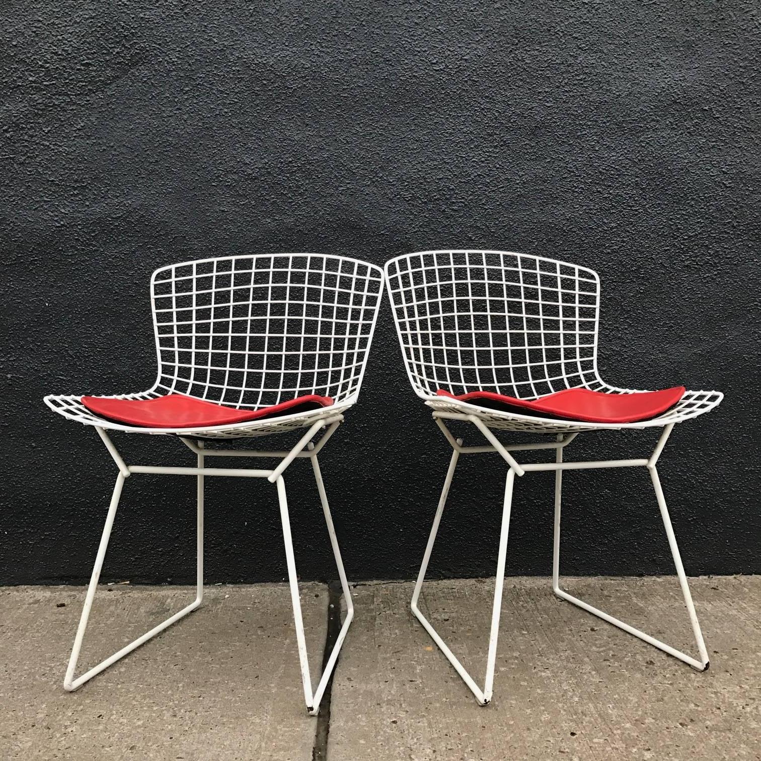 20th Century Mid-Century Knoll Bertoia Wire Chairs in White with Red Seat Pads