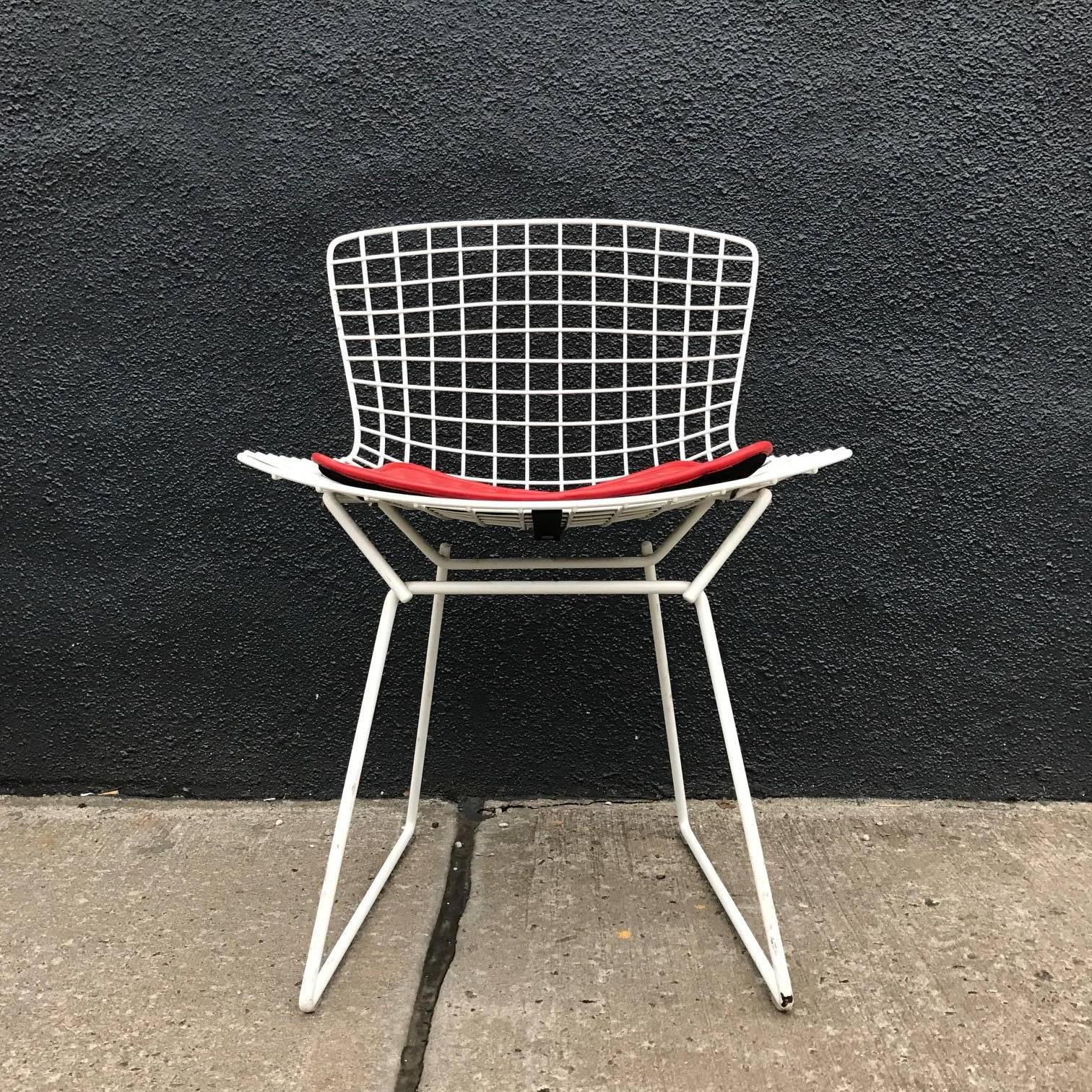 Mid-Century Knoll Bertoia Wire Chairs in White with Red Seat Pads 3