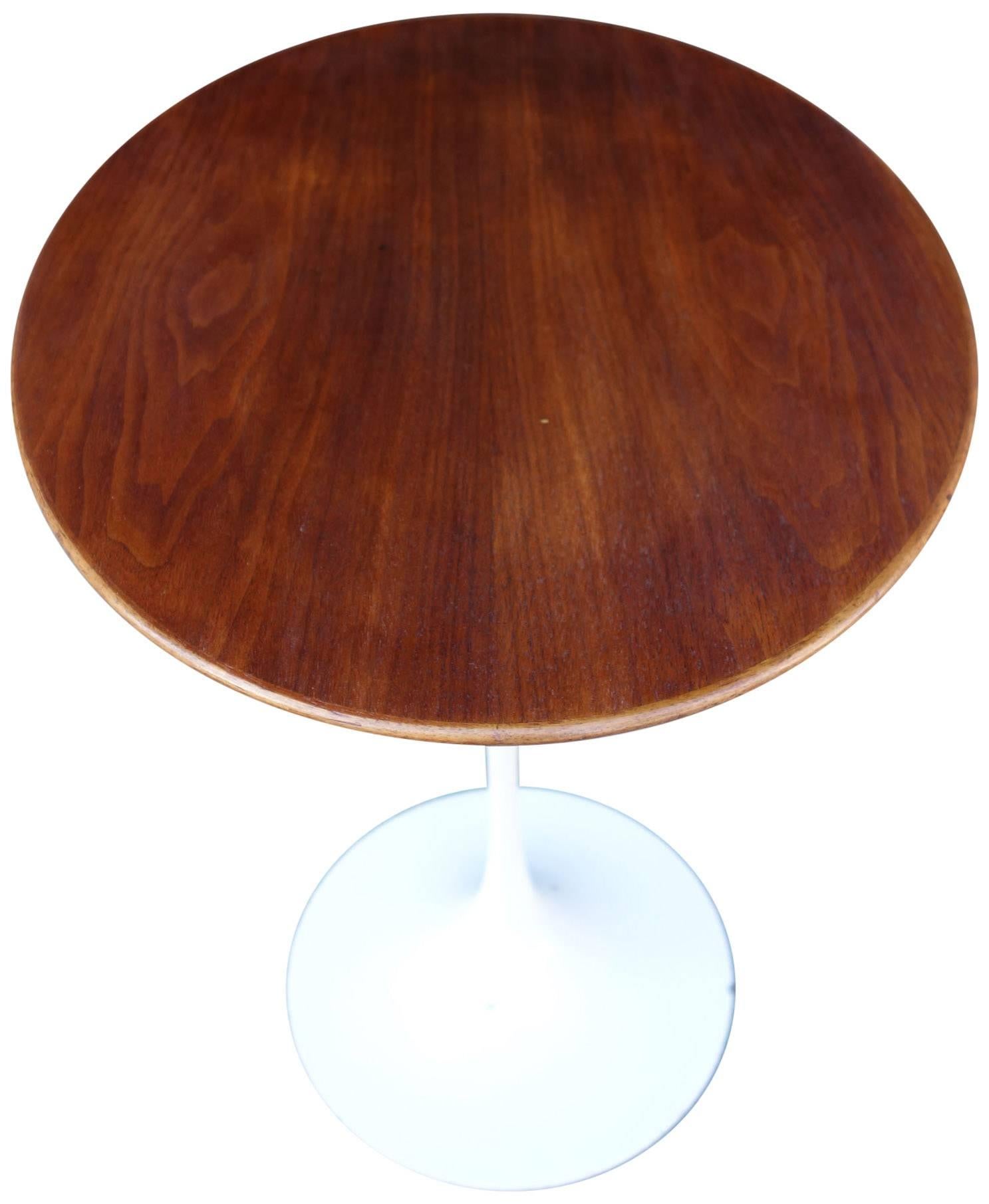 Mid-Century Modern Mid-Century Saarinen Tulip Side Table for Knoll