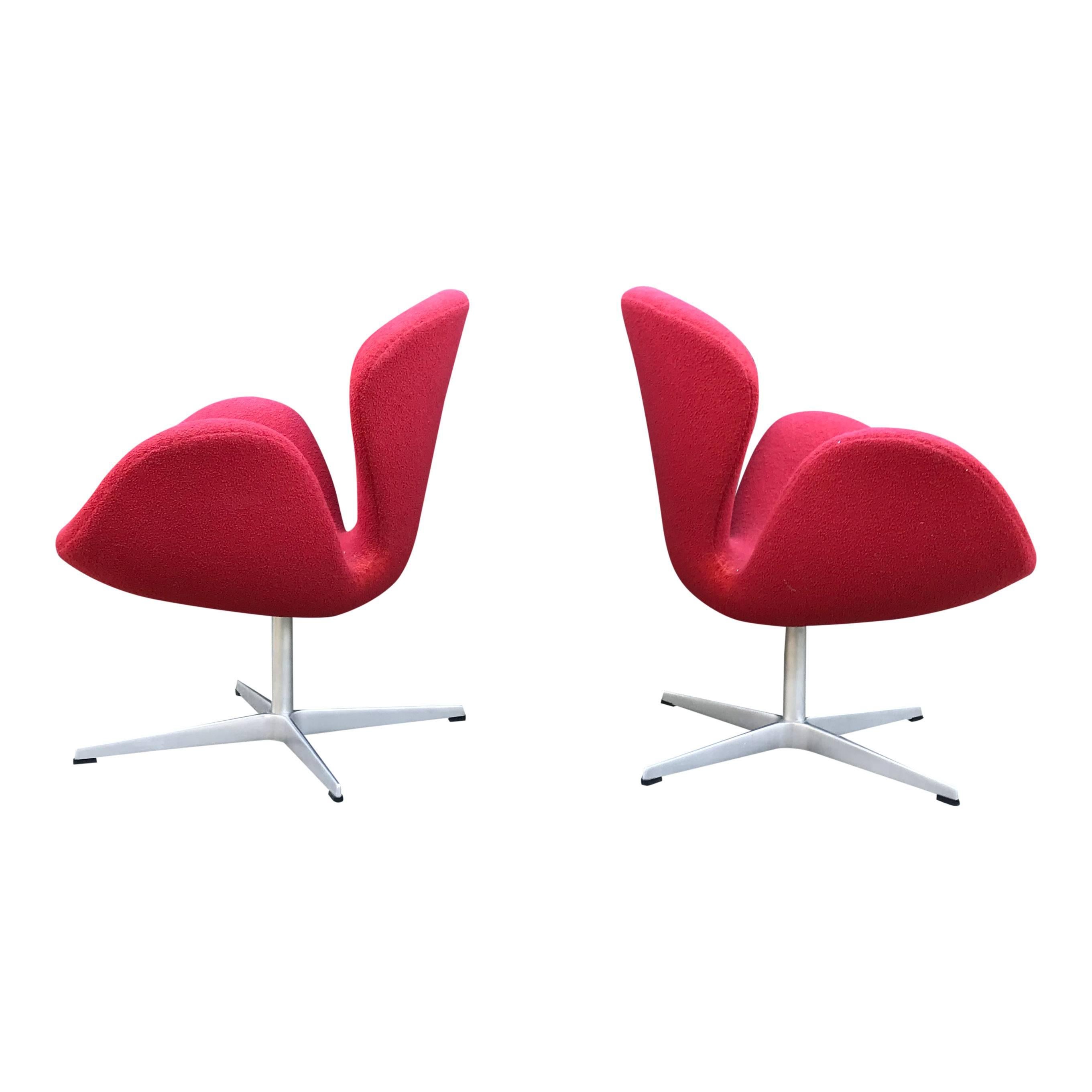 20th Century Arne Jacobsen for Fritz Hansen Danish Modern Swan Chairs