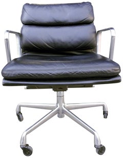 Chaises à coussin souple du milieu du siècle par Eames pour Herman Miller (plusieurs exemplaires disponibles)